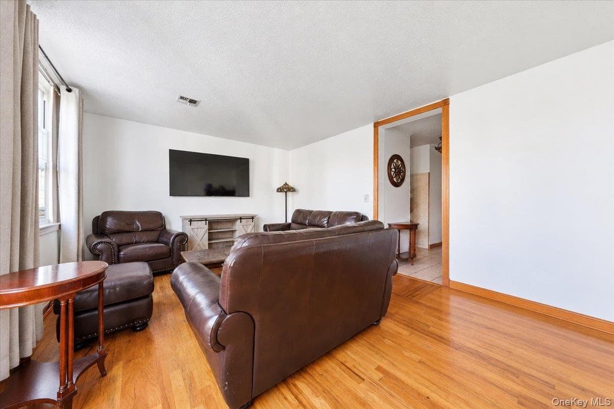 410 E 155th Street thumbnail 14