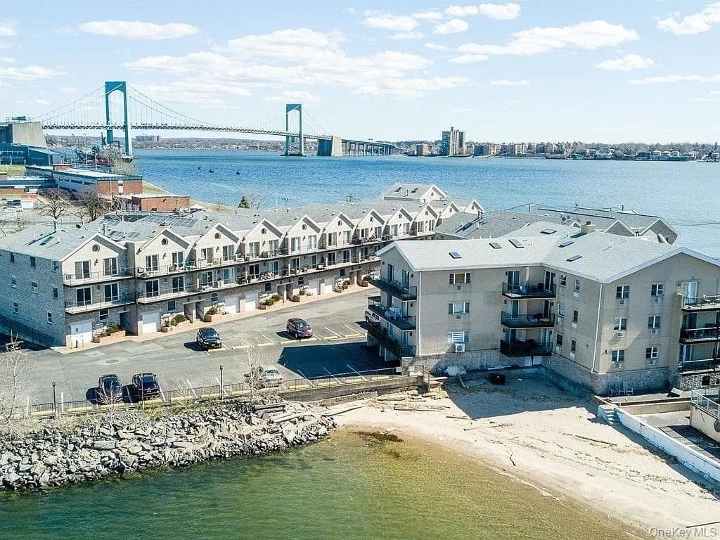 12 Schuyler Terrace thumbnail 4