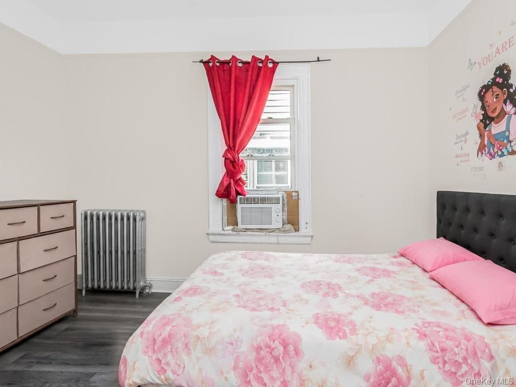 865 E 215th Street thumbnail 16