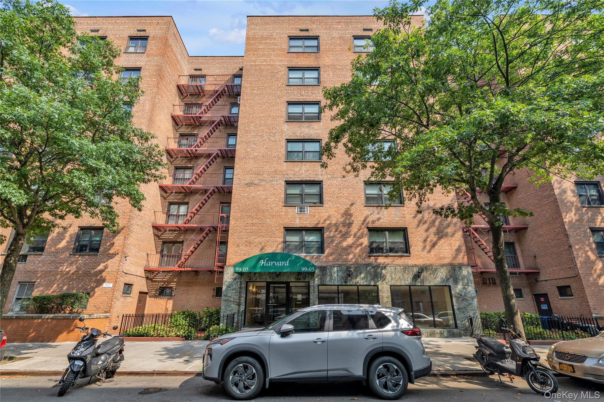 99-05 59ave Ave Unit: 6B, Corona
