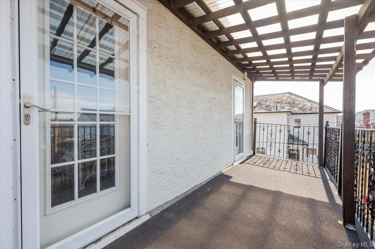 211 Laurelton Boulevard thumbnail 26