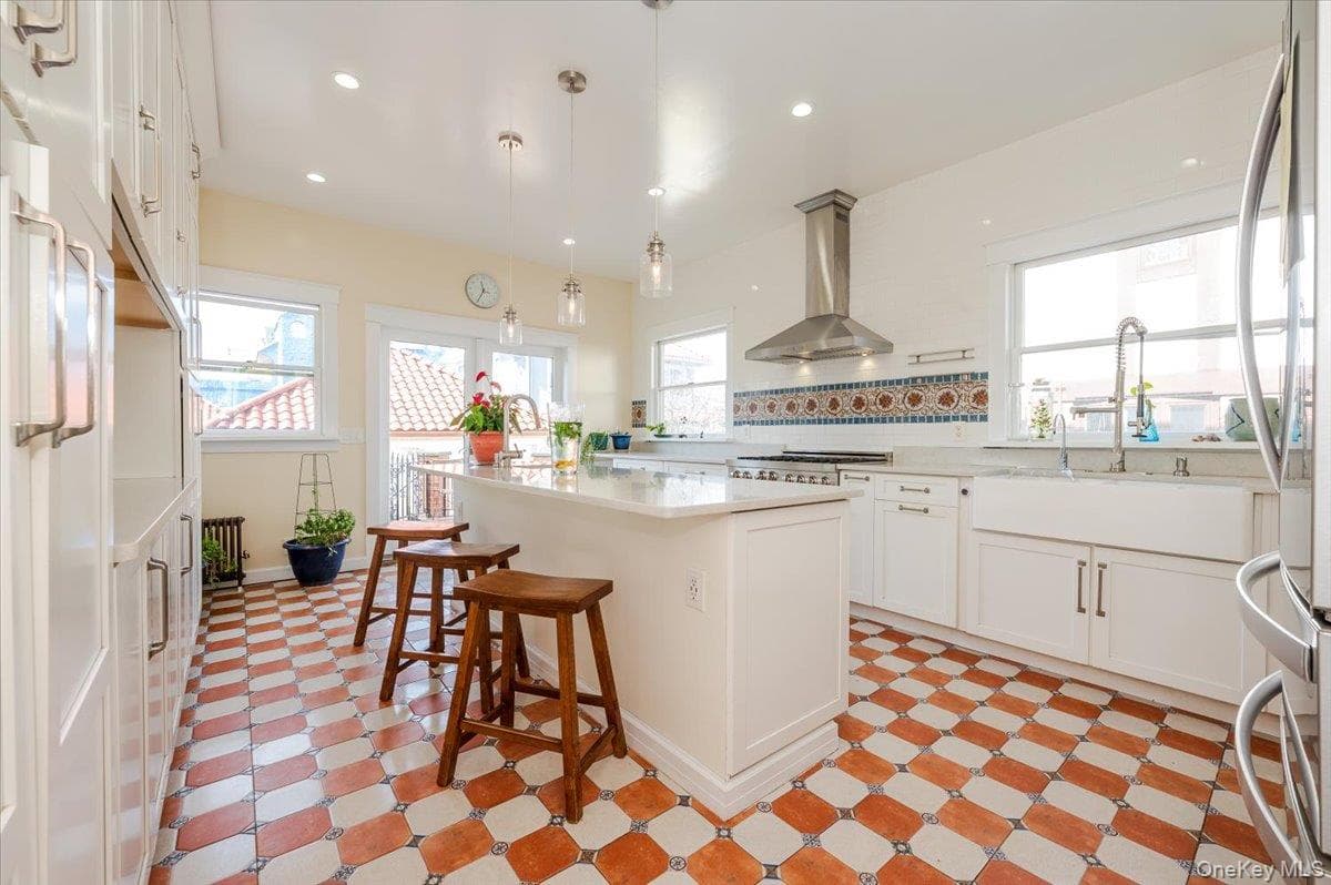 211 Laurelton Boulevard thumbnail 11
