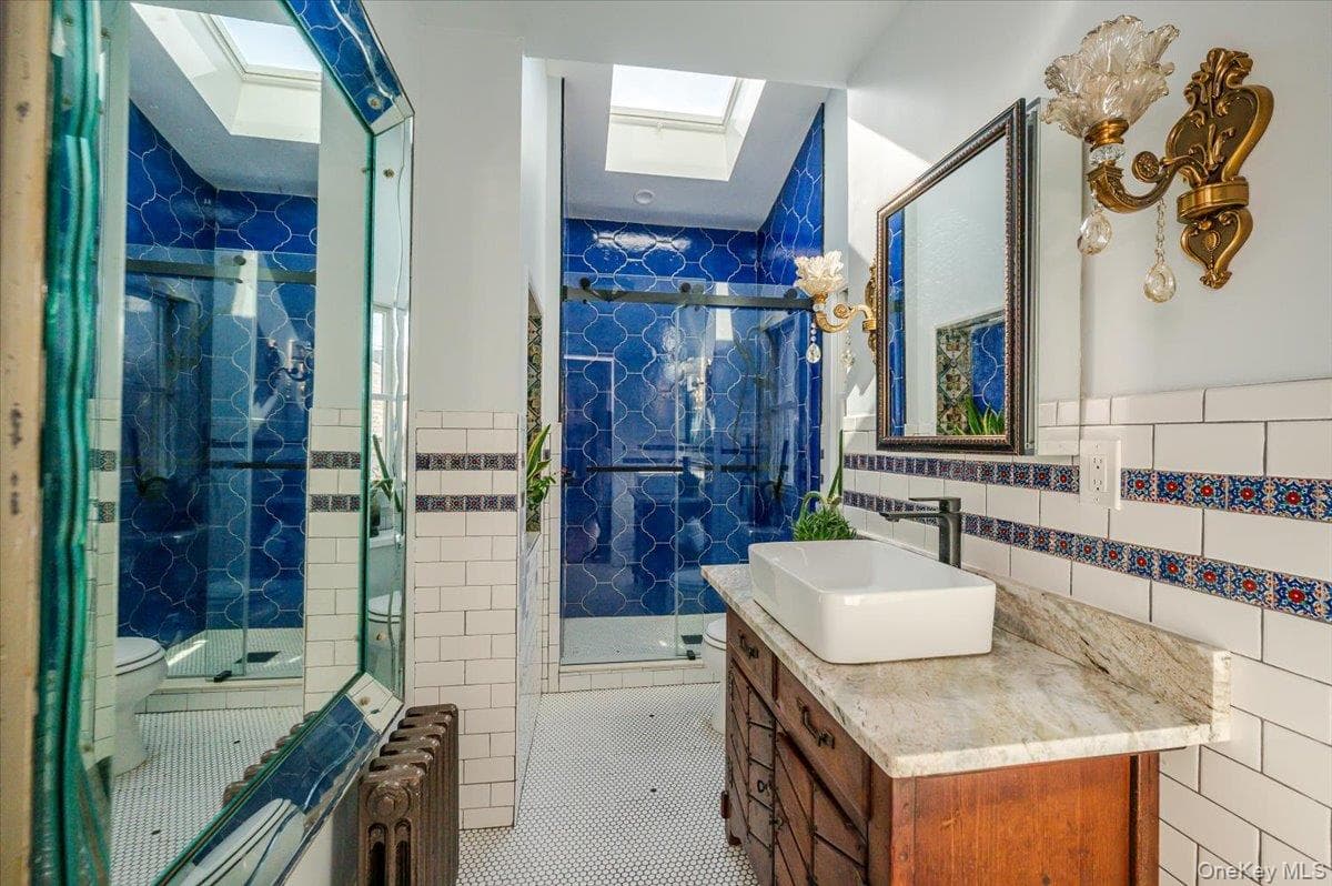 211 Laurelton Boulevard thumbnail 16