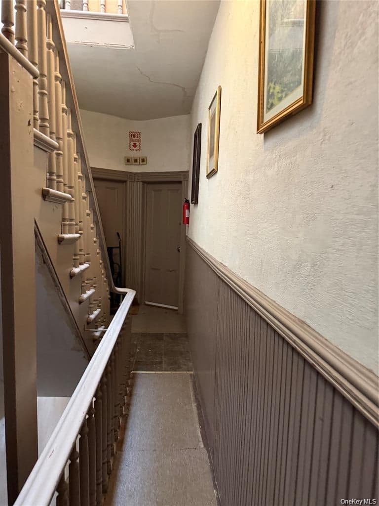 22-19 Steinway Street thumbnail 3