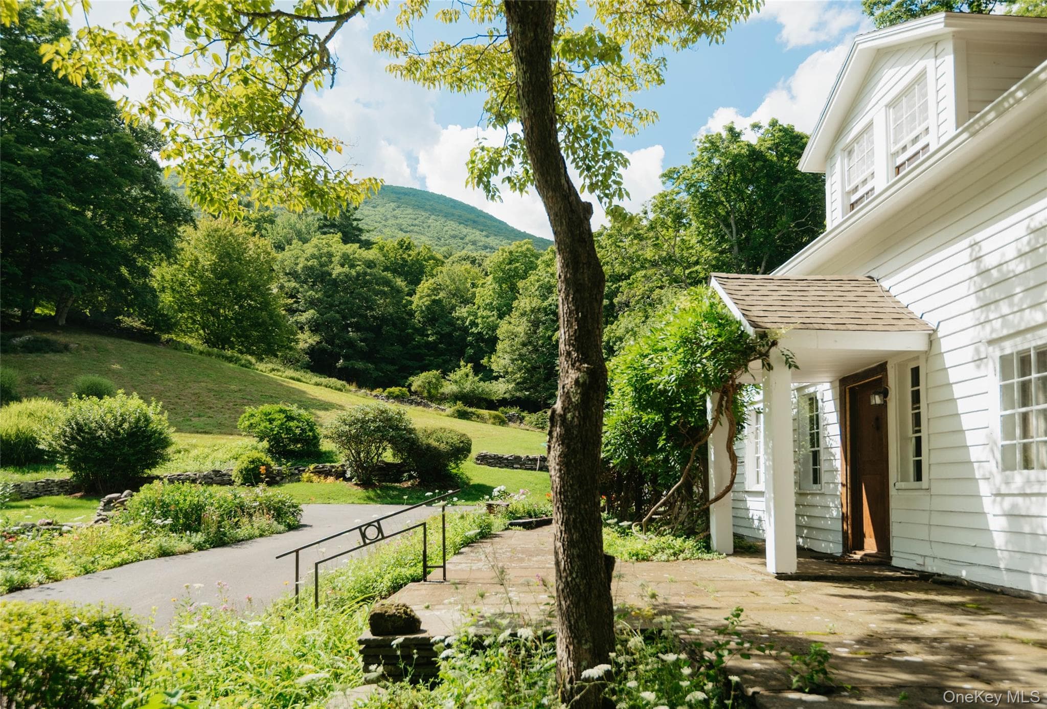 190 Lewis Hollow Road thumbnail 5