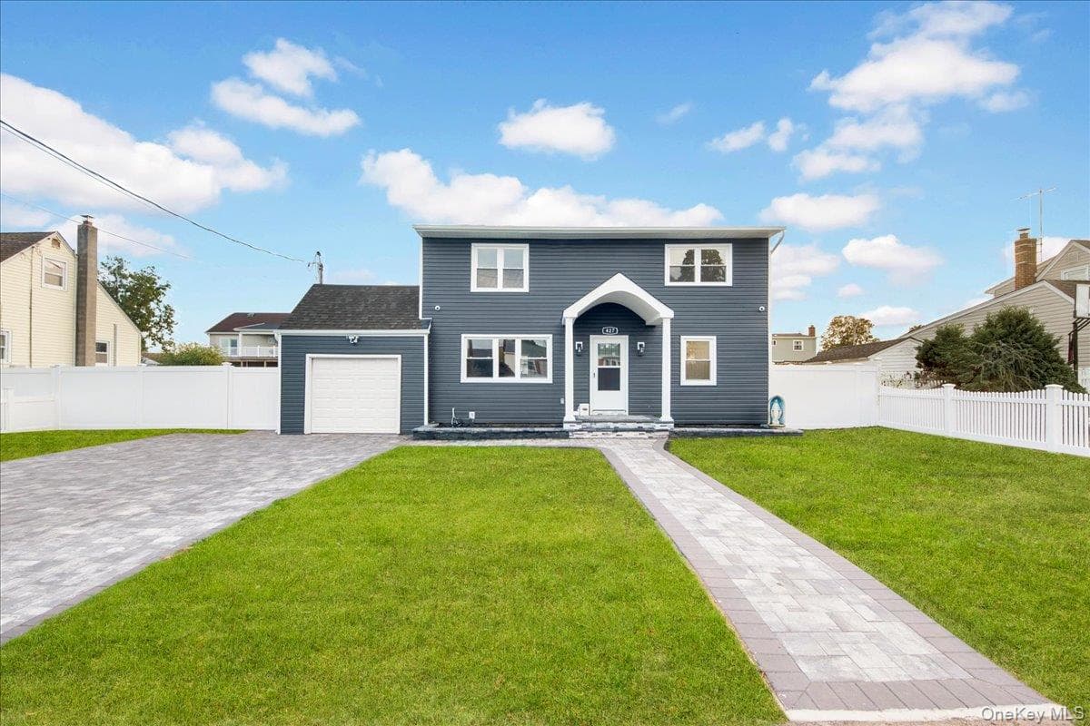 441 36th Street, Lindenhurst
