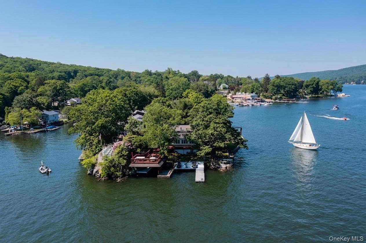 46 W Cove Road, Greenwood Lake