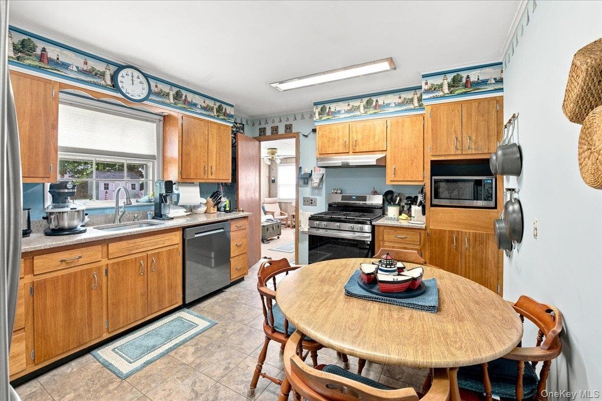 297 Maple Avenue thumbnail 7