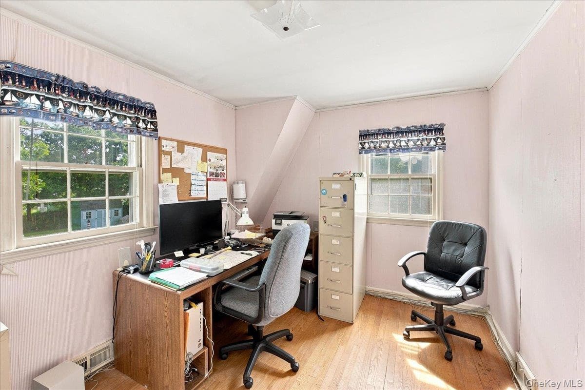 297 Maple Avenue thumbnail 13