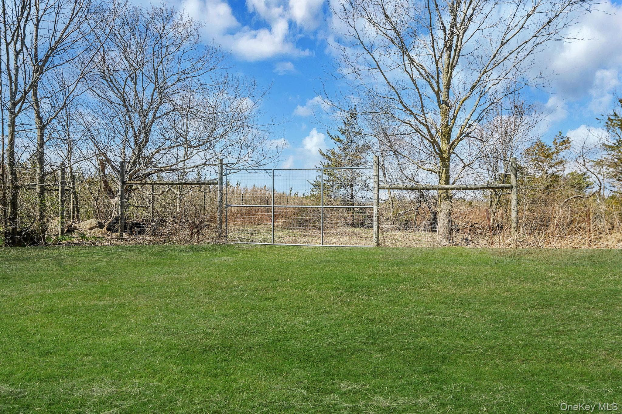5528 Sound Avenue thumbnail 9