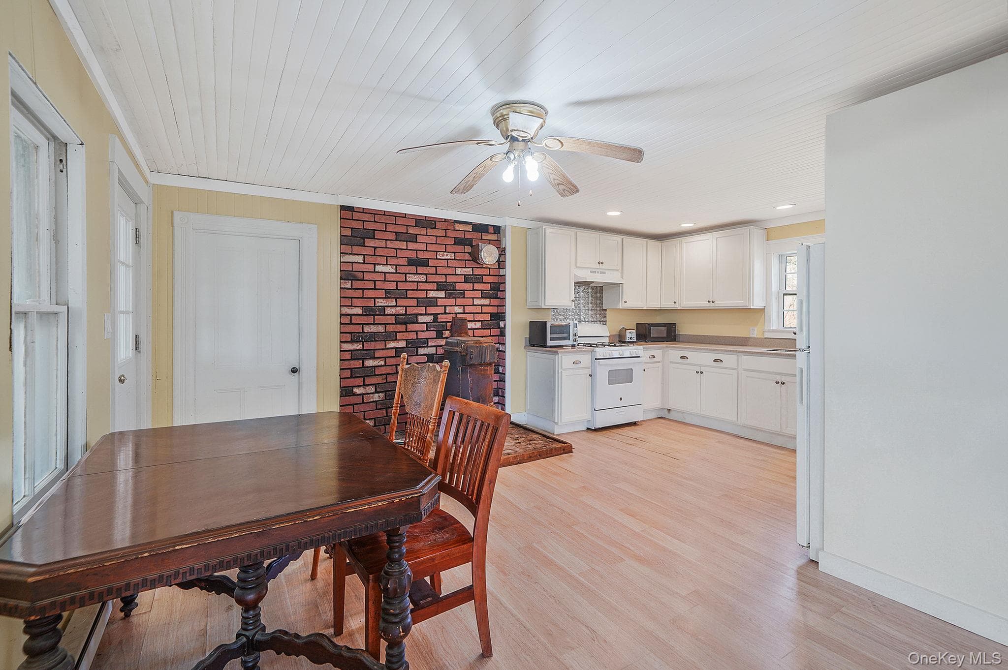 5528 Sound Avenue thumbnail 21