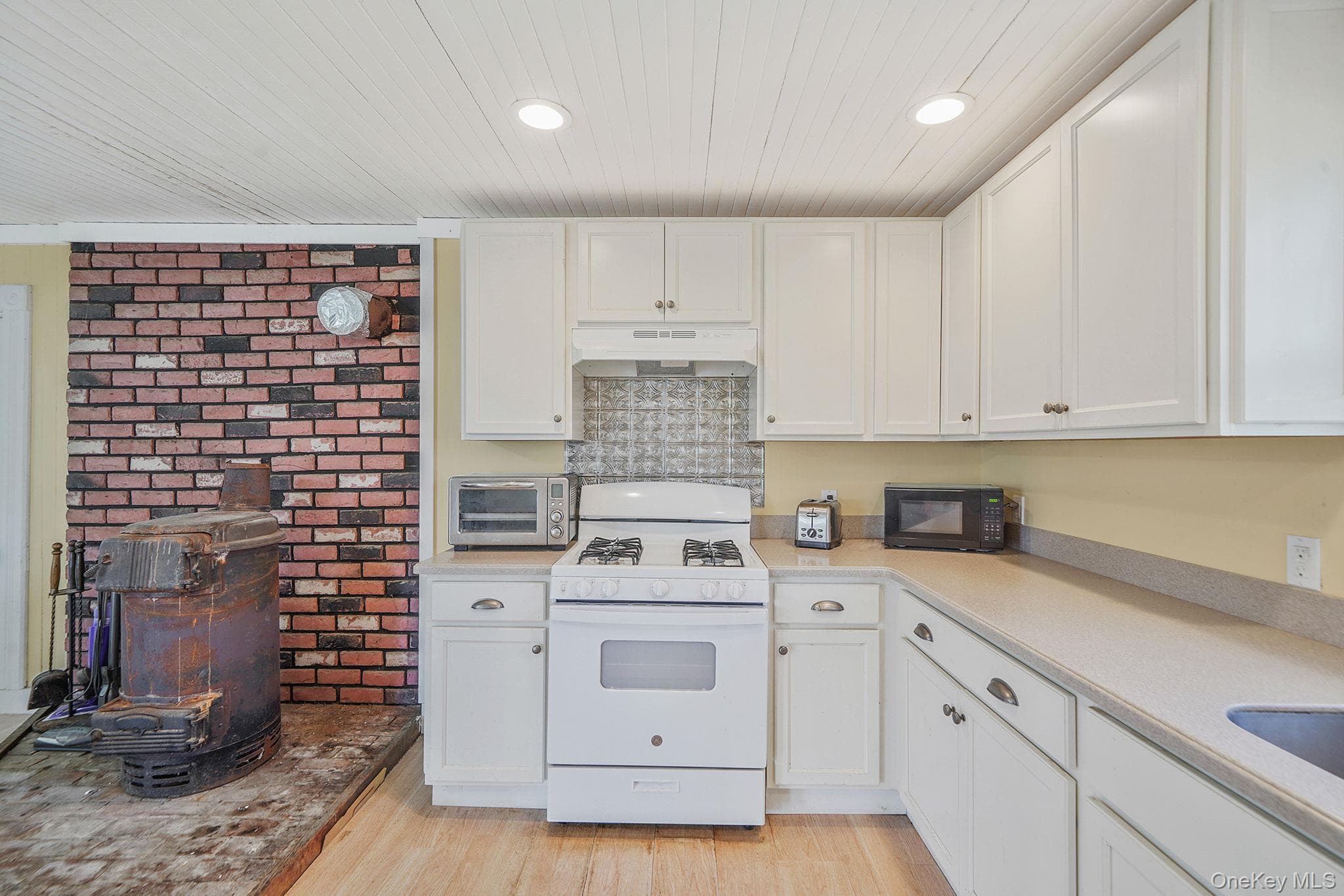 5528 Sound Avenue thumbnail 24