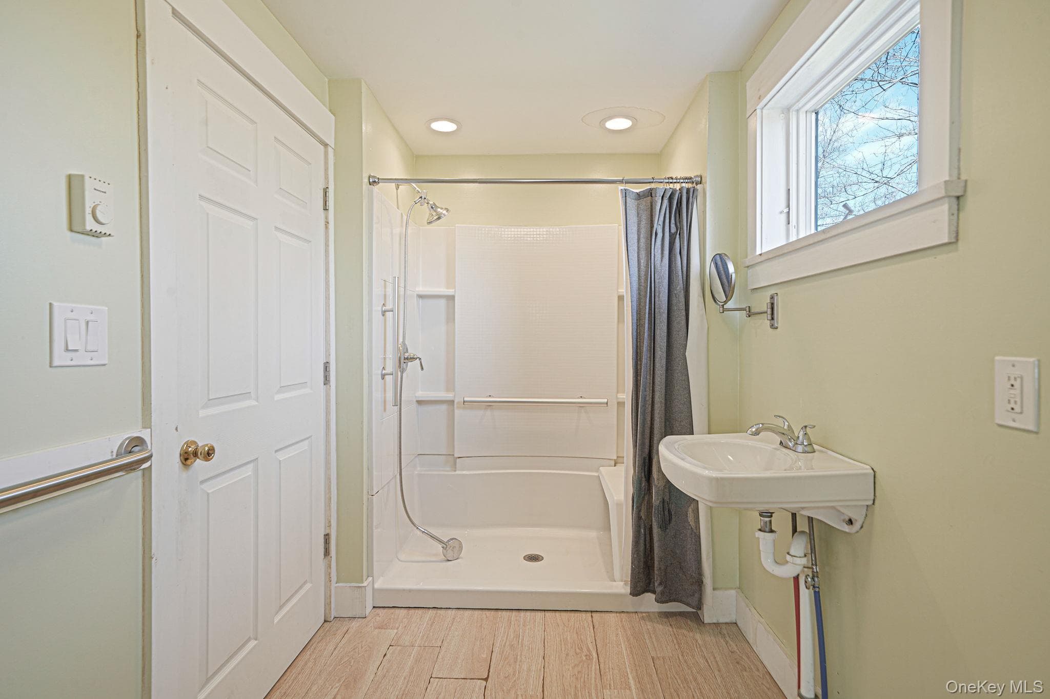 5528 Sound Avenue thumbnail 35