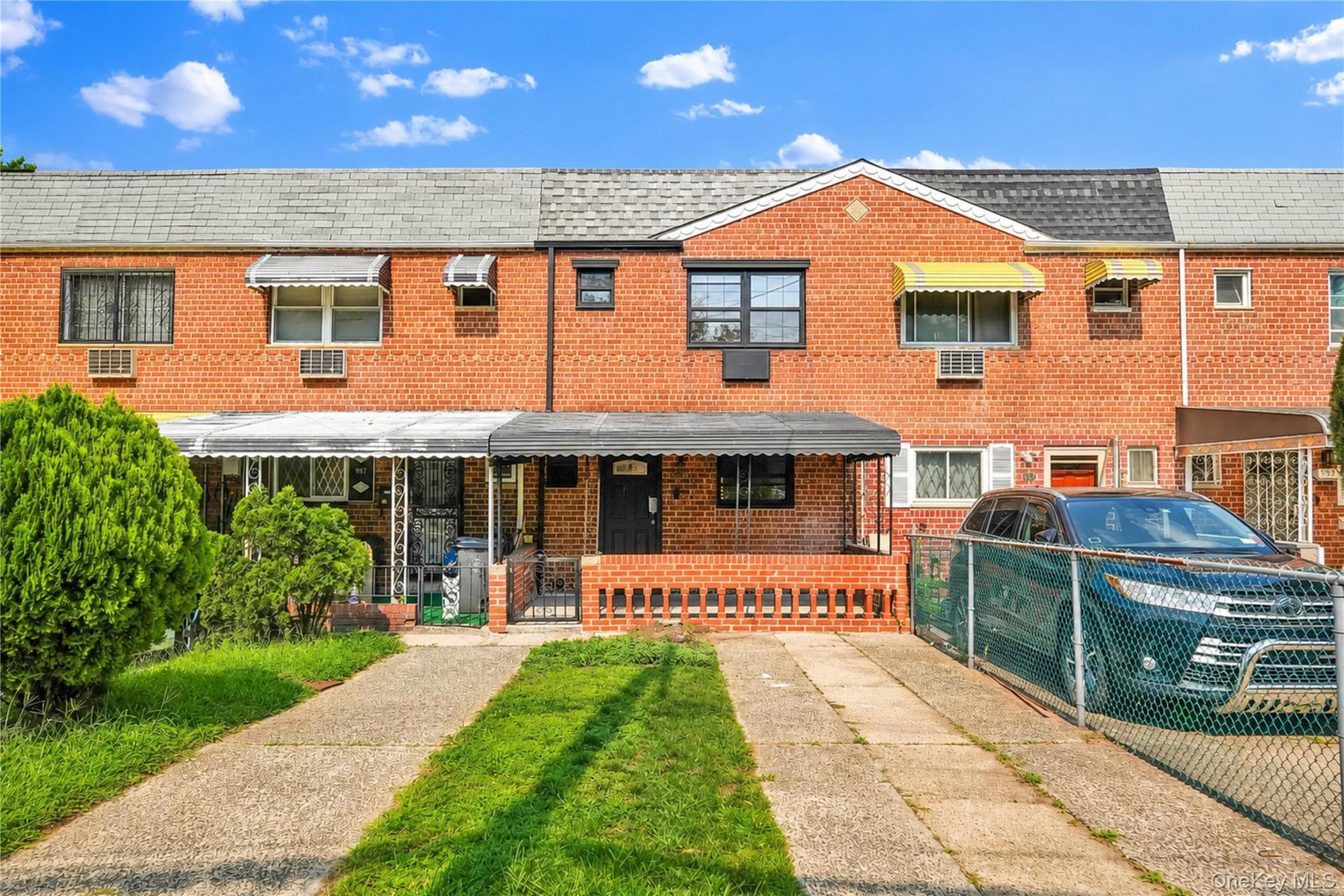 989 Schenck Avenue thumbnail 16