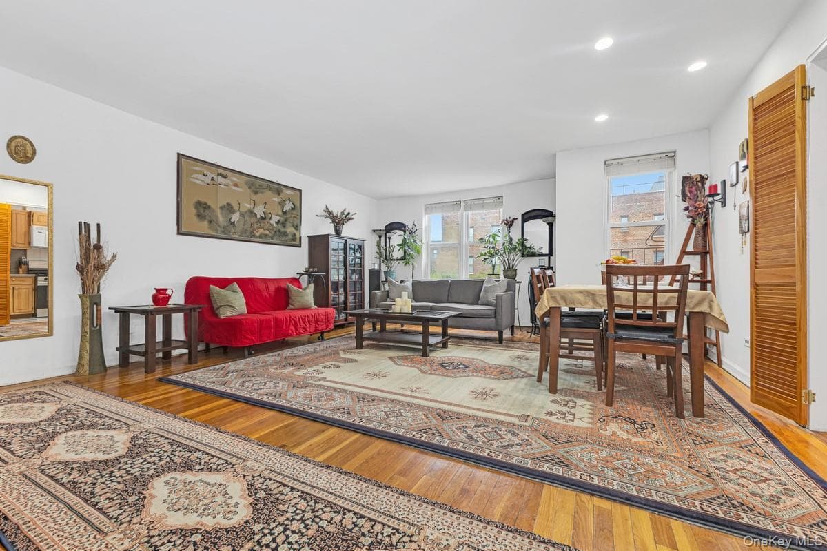 66-33 Yellowstone Boulevard Unit: 5B, Forest Hills