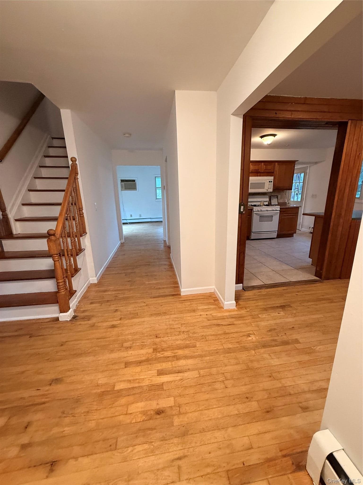 13 Hampton Avenue thumbnail 3