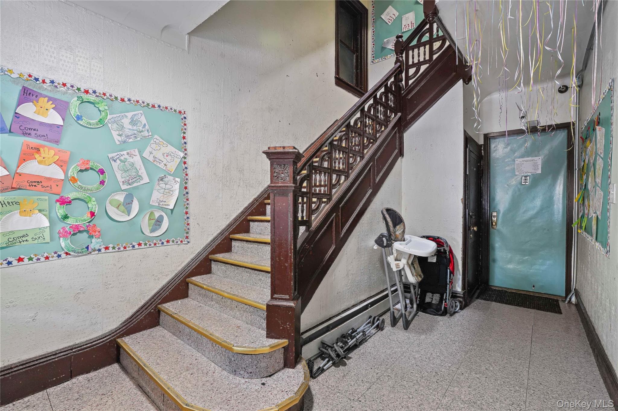 309 Bedford Park Boulevard thumbnail 32
