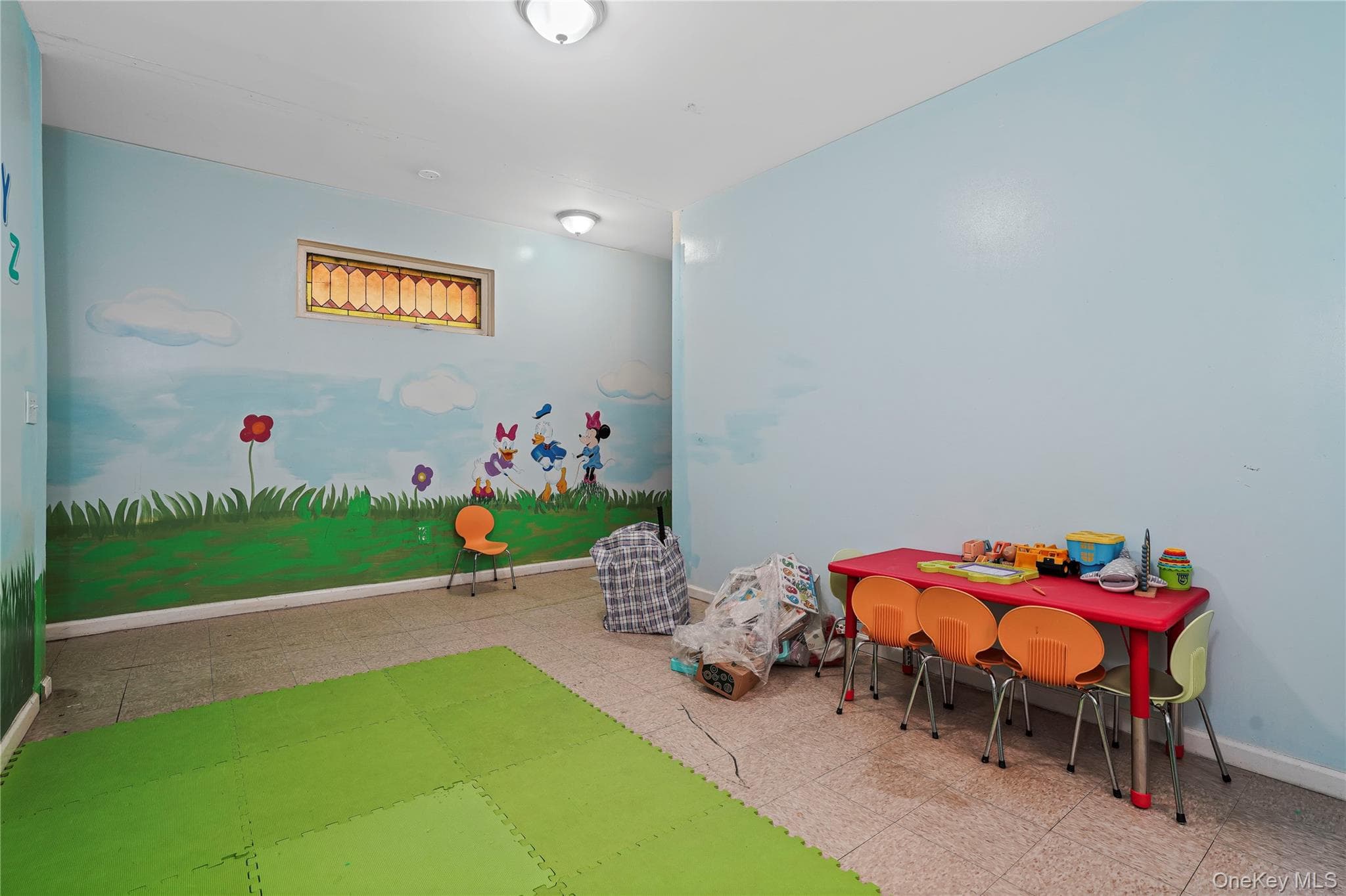 309 Bedford Park Boulevard thumbnail 17