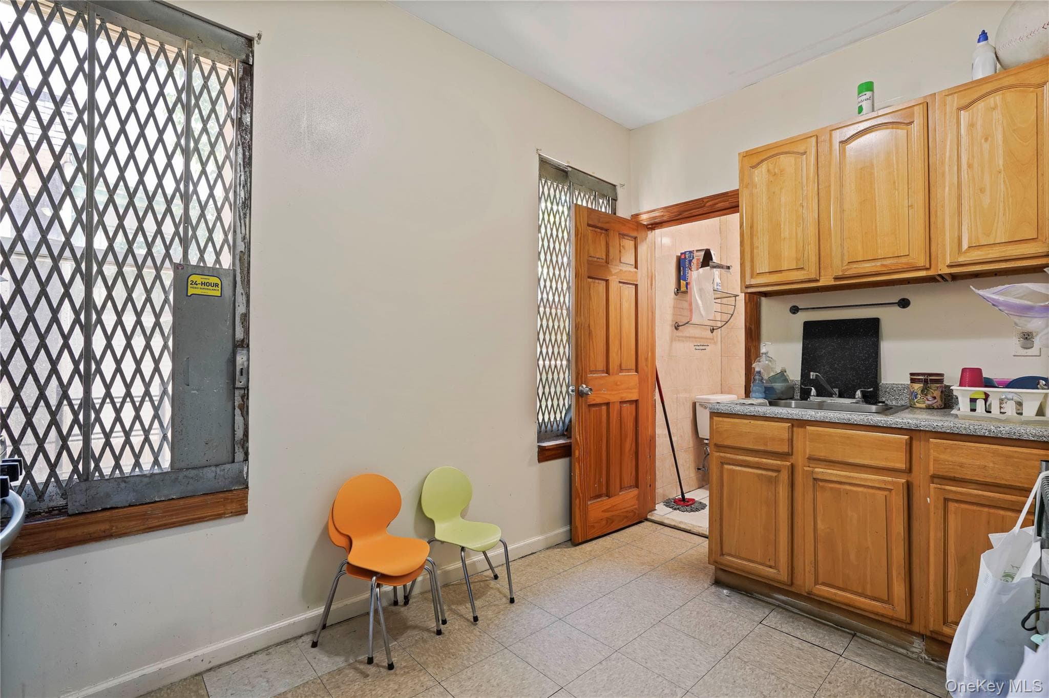 309 Bedford Park Boulevard thumbnail 21