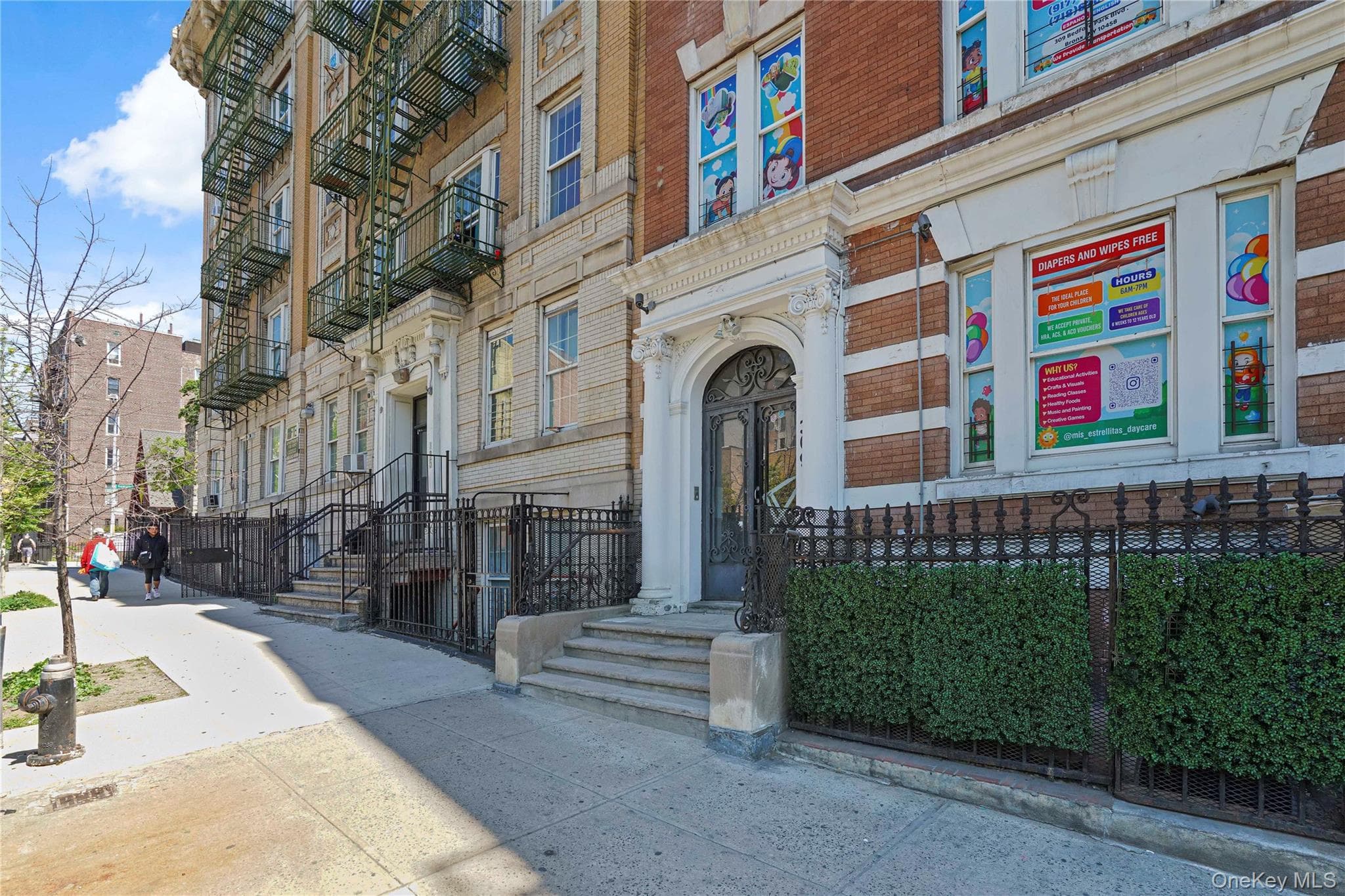 309 Bedford Park Boulevard thumbnail 3