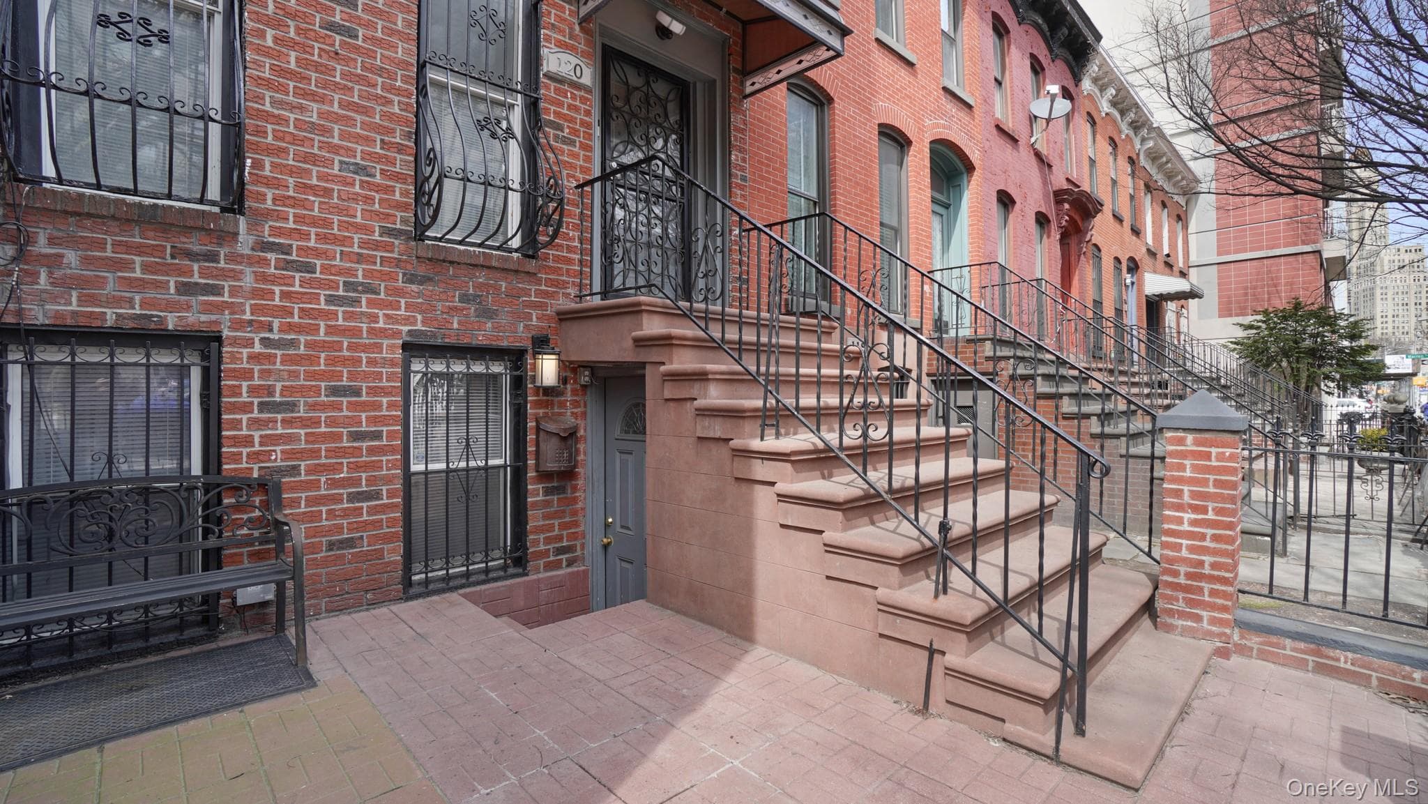 120 4th Avenue thumbnail 2