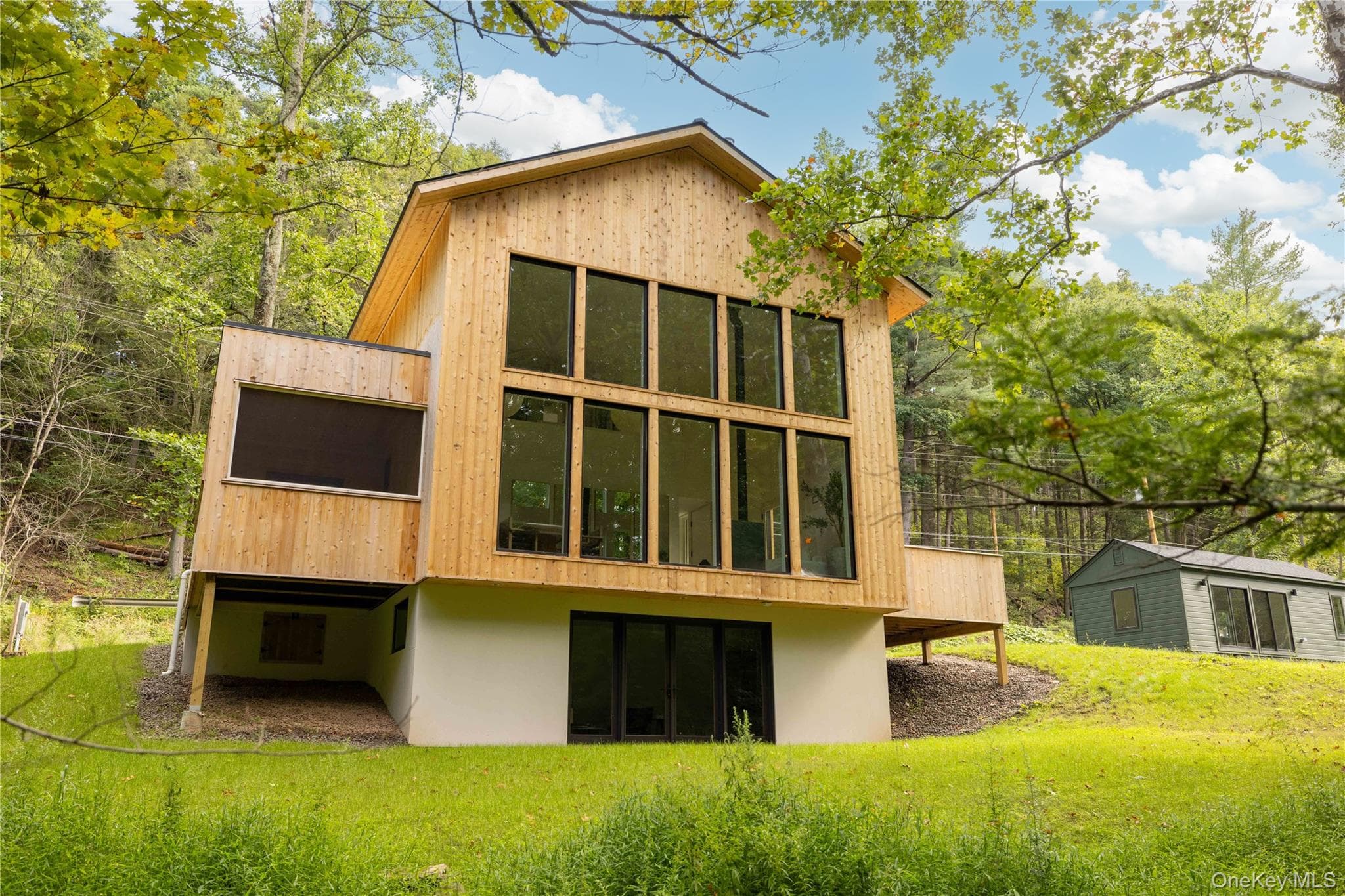 332 Mohonk Road photo 1