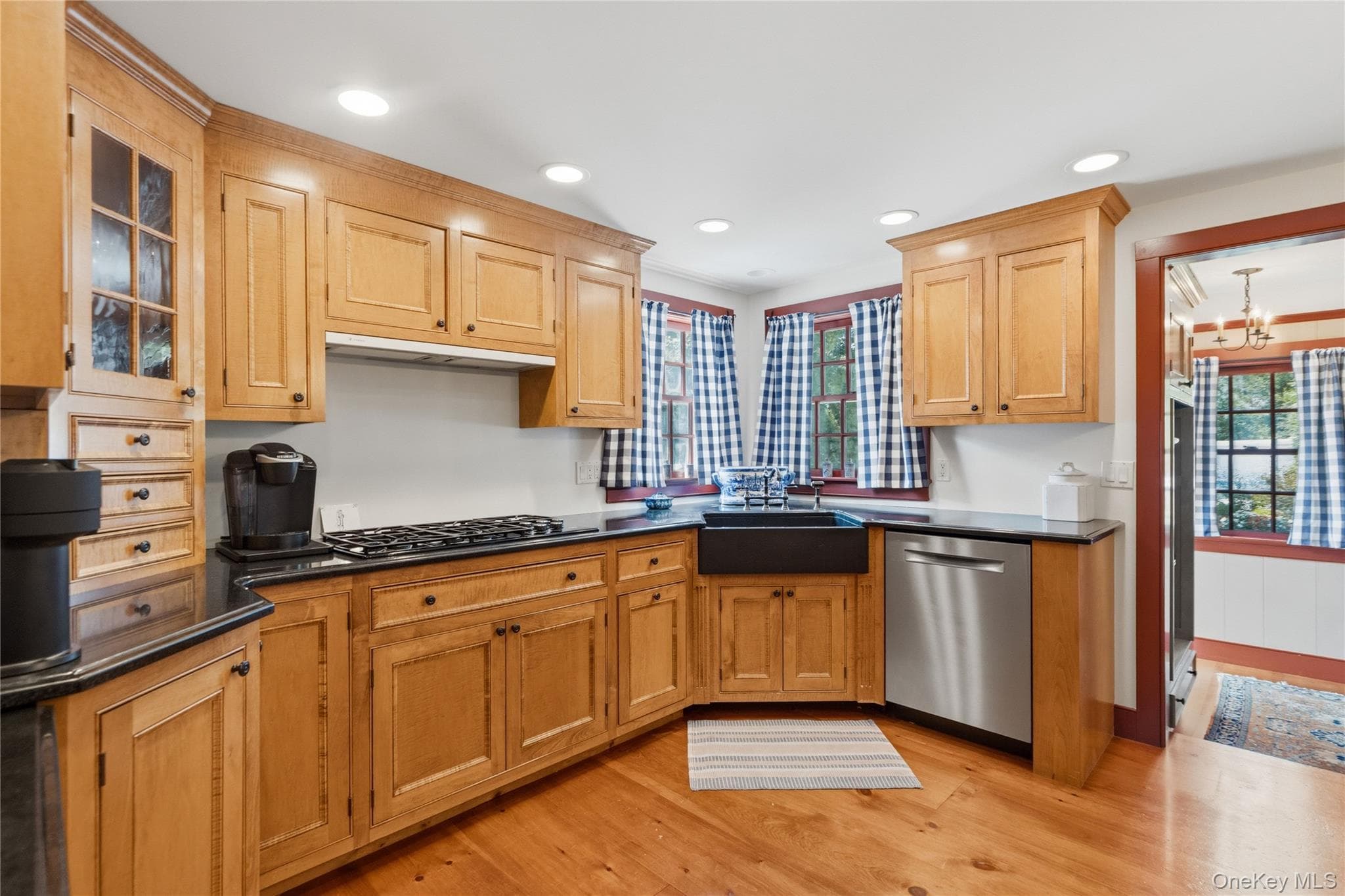 211 Berry Hill Road thumbnail 13