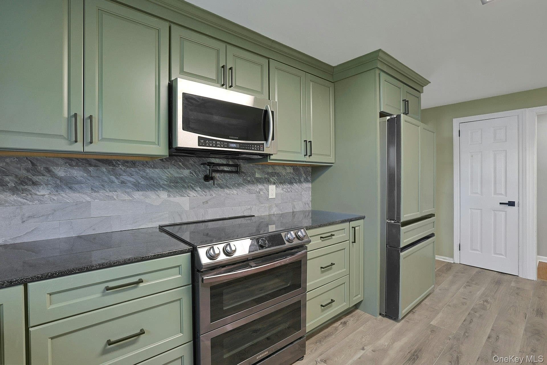 556 Babbling Brook Lane thumbnail 16