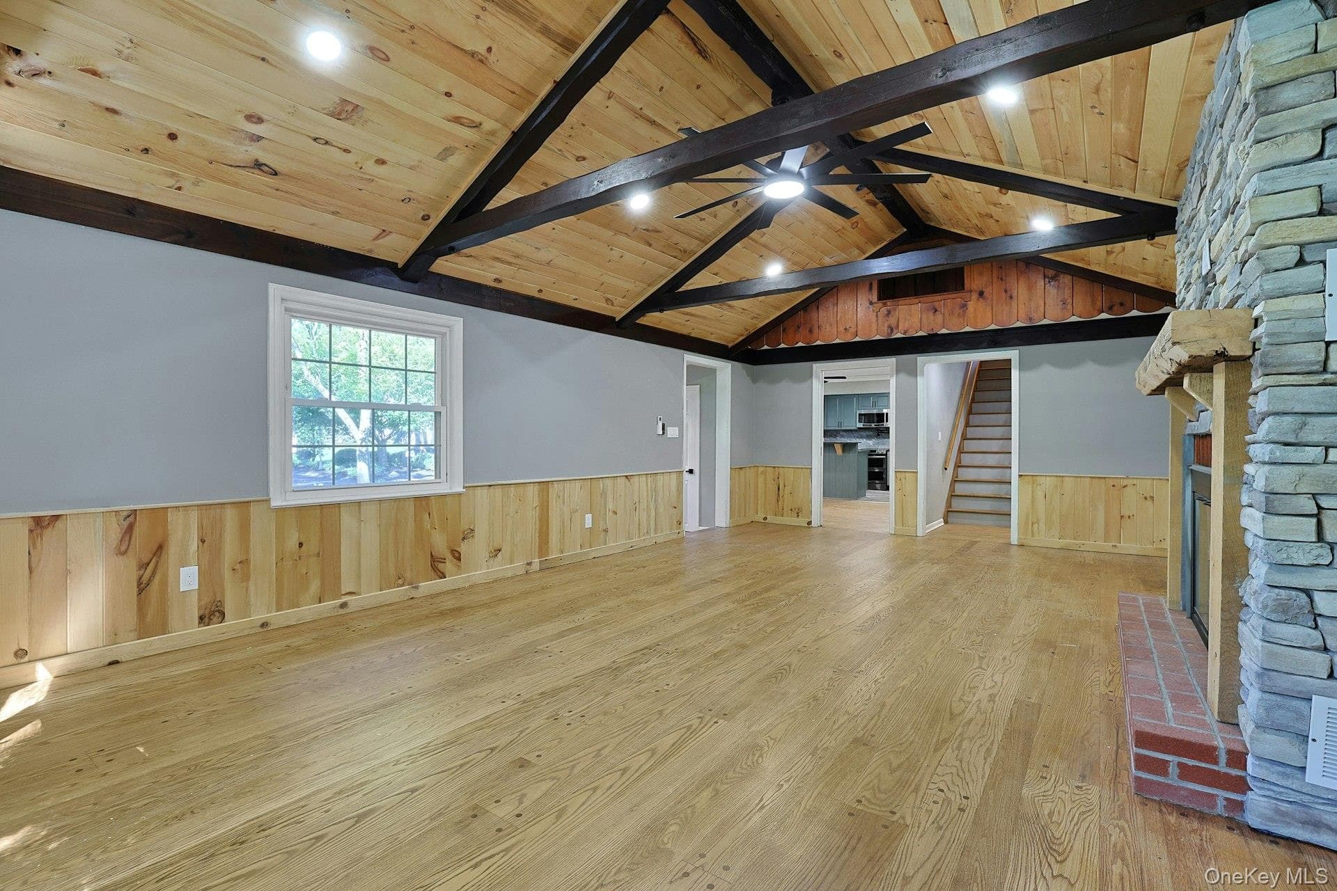 556 Babbling Brook Lane thumbnail 9