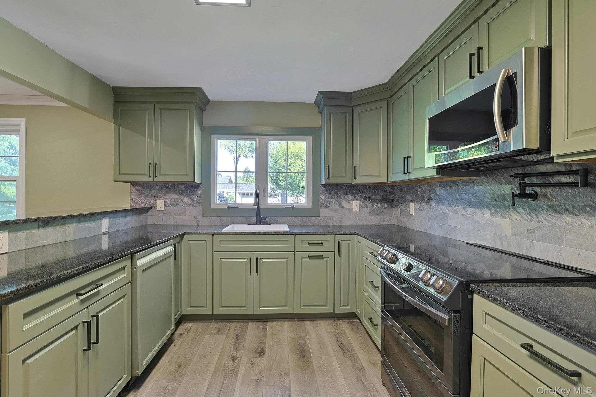 556 Babbling Brook Lane thumbnail 14