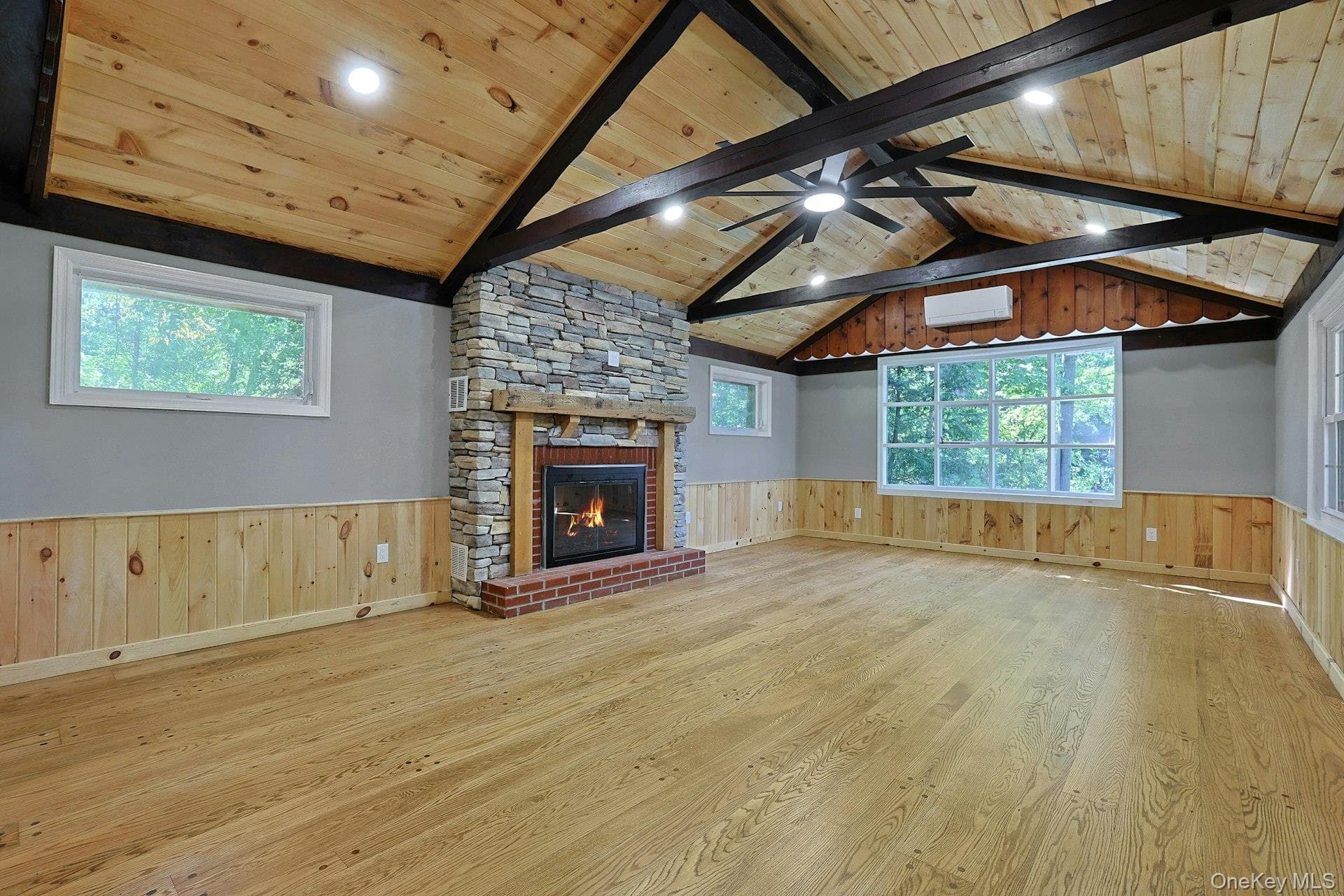 556 Babbling Brook Lane thumbnail 6