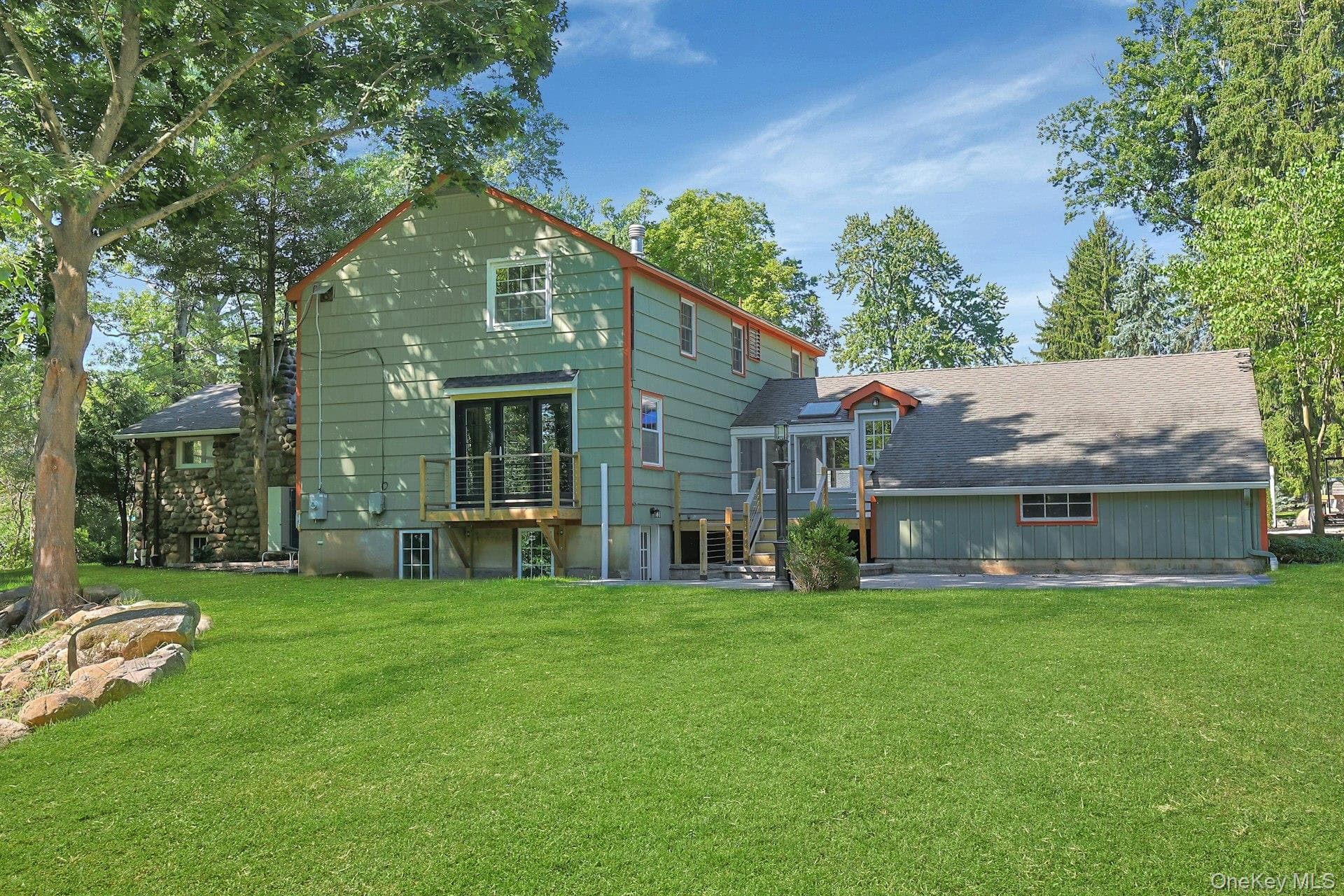 556 Babbling Brook Lane thumbnail 44