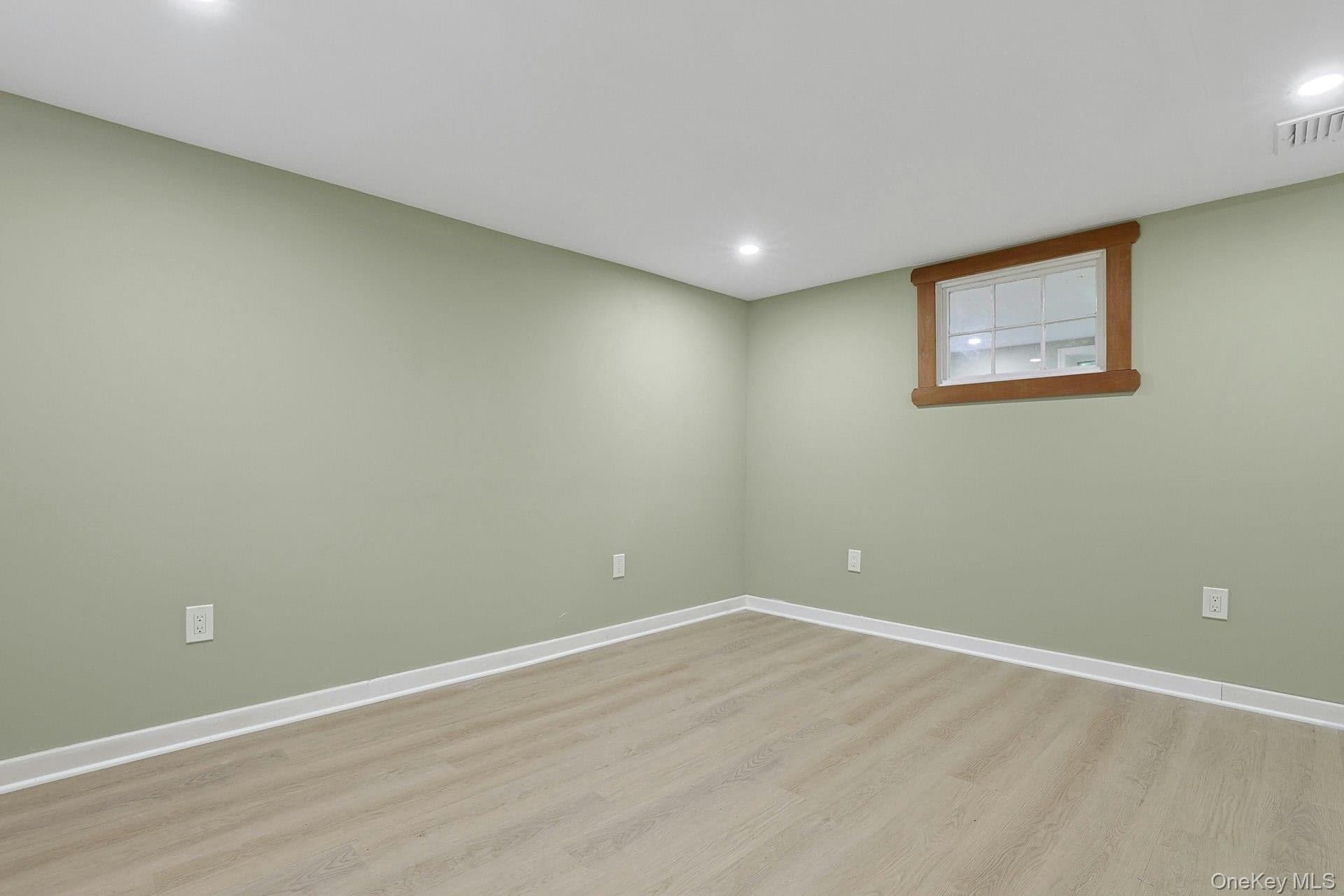 556 Babbling Brook Lane thumbnail 39