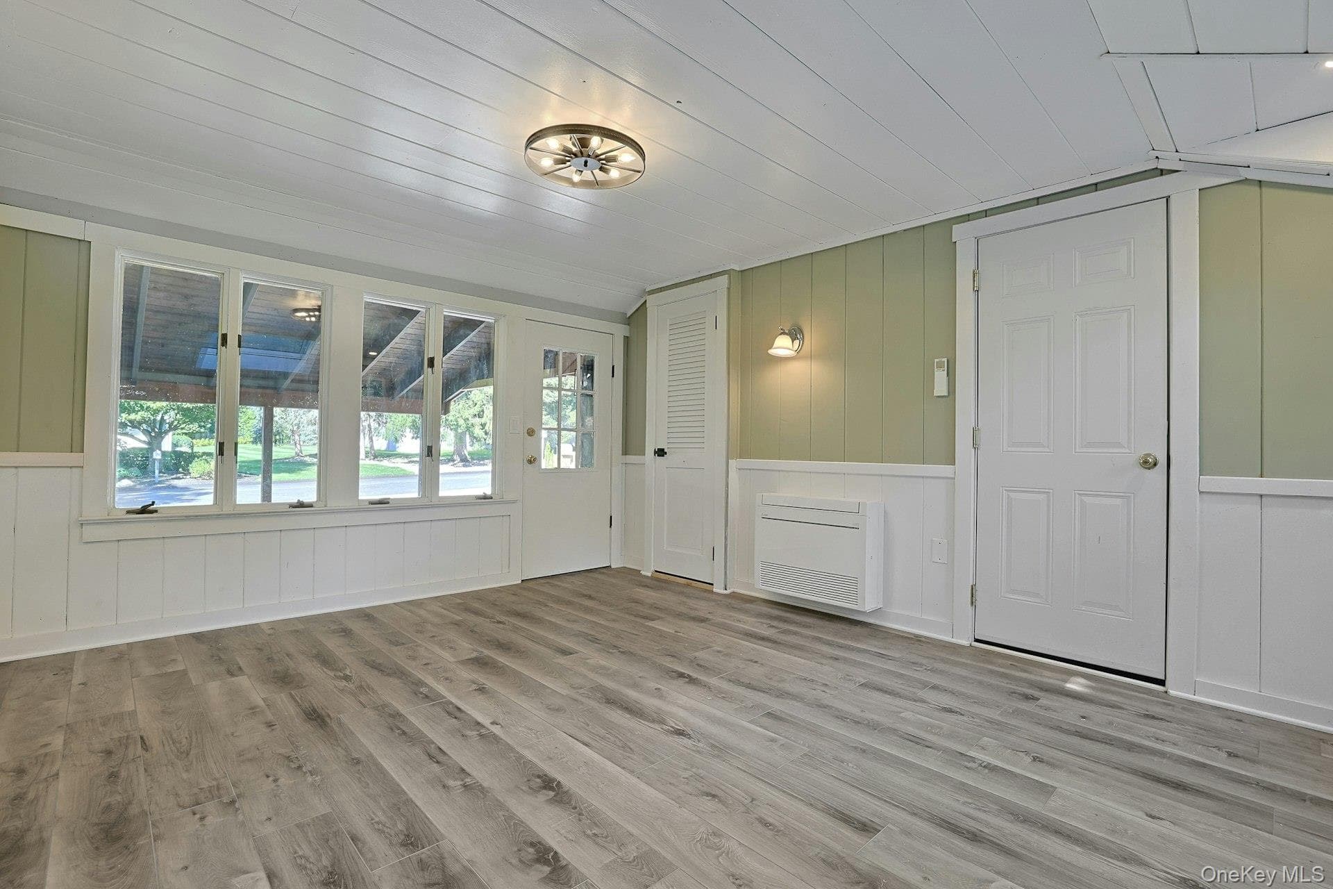 556 Babbling Brook Lane thumbnail 17