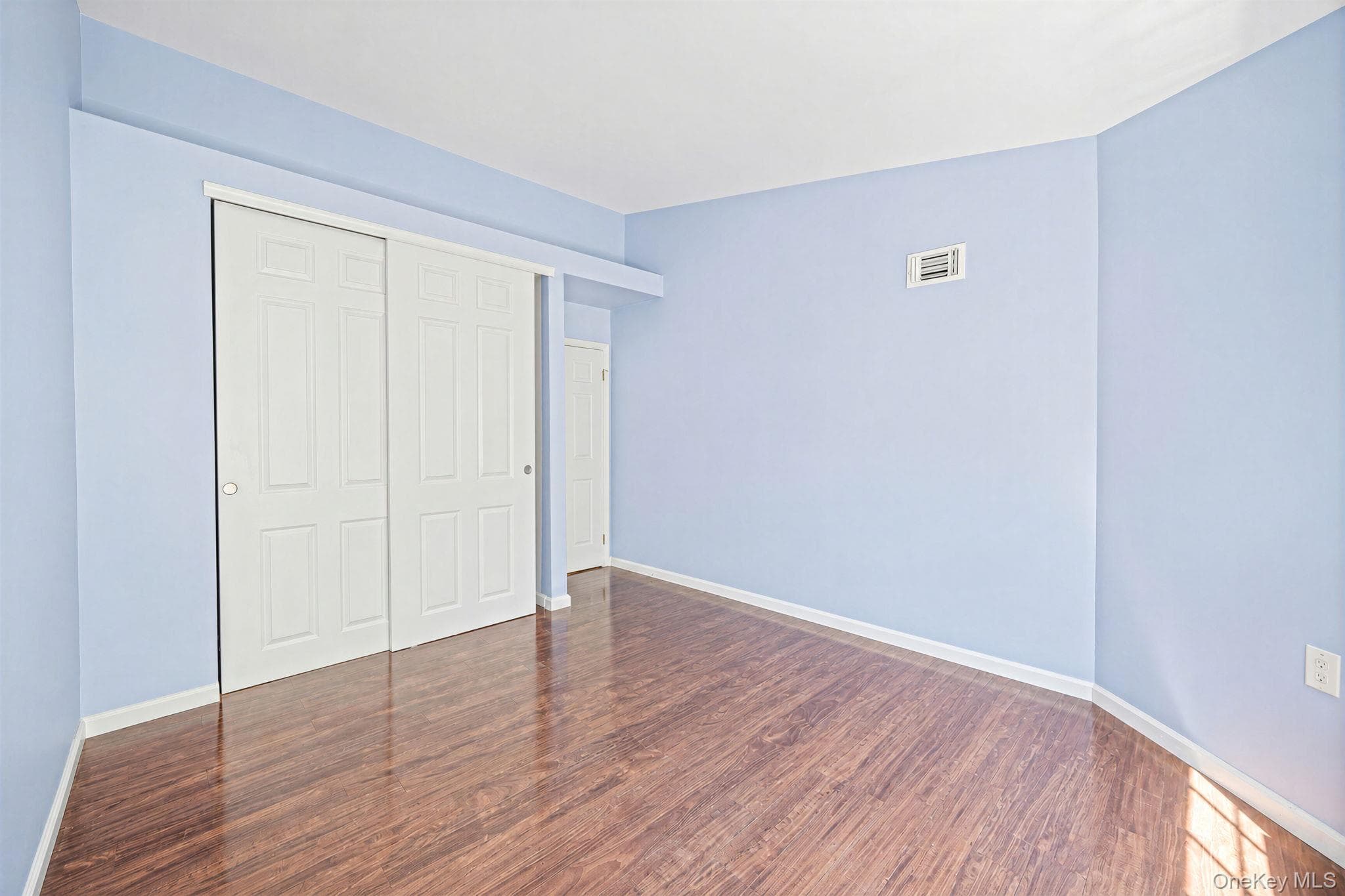 20 Wainscott Court thumbnail 15