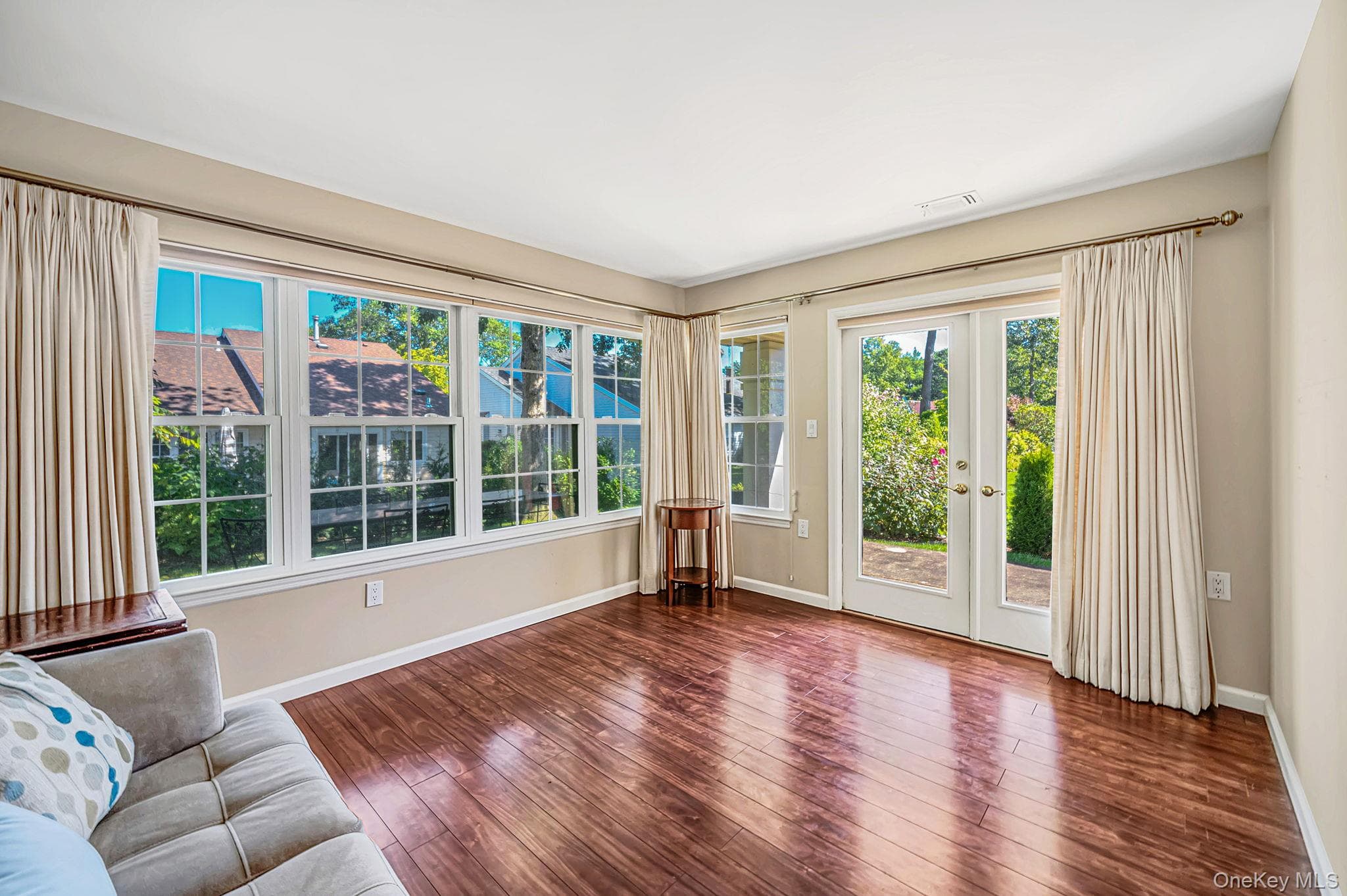 20 Wainscott Court thumbnail 13