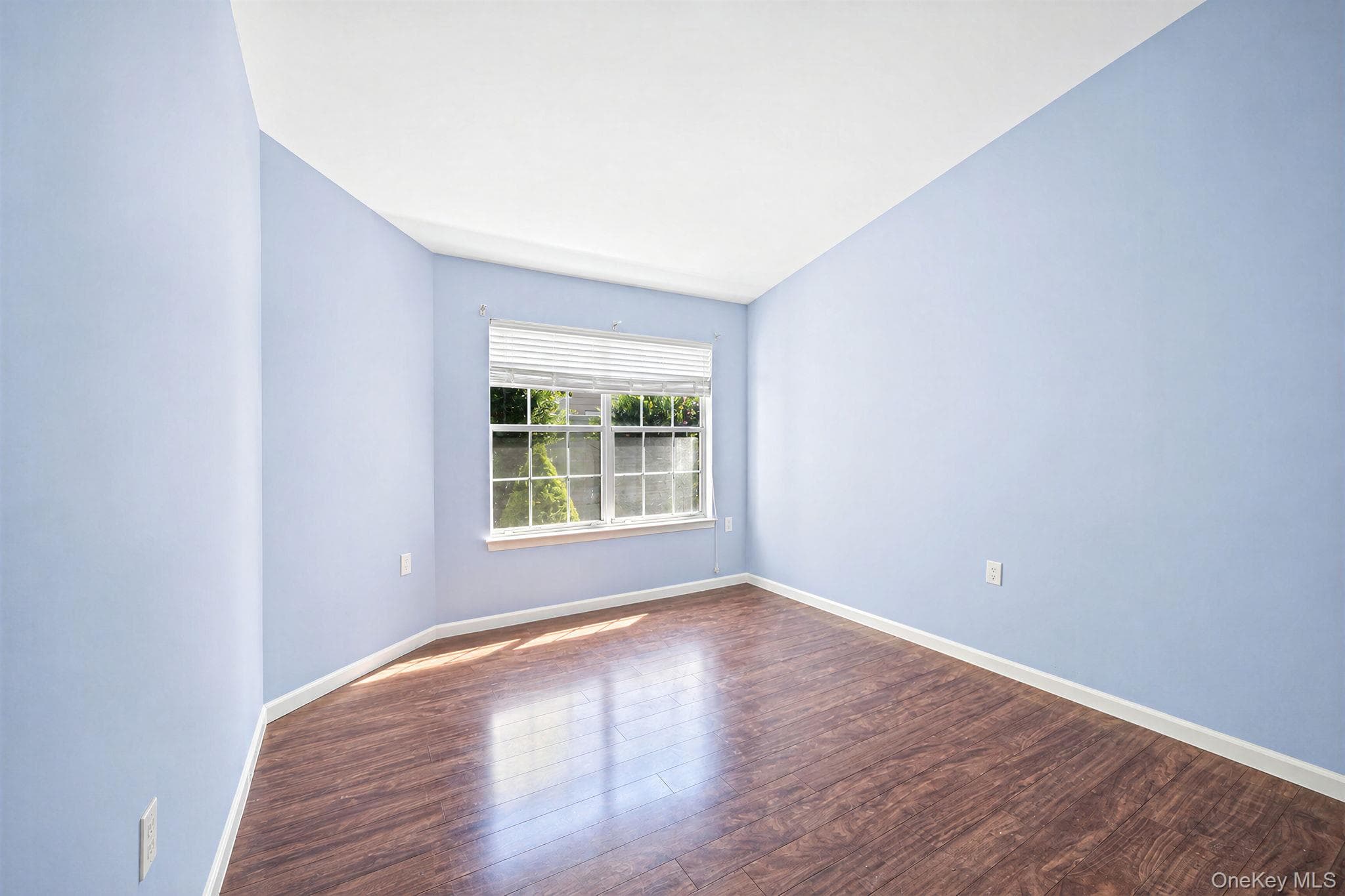 20 Wainscott Court thumbnail 14