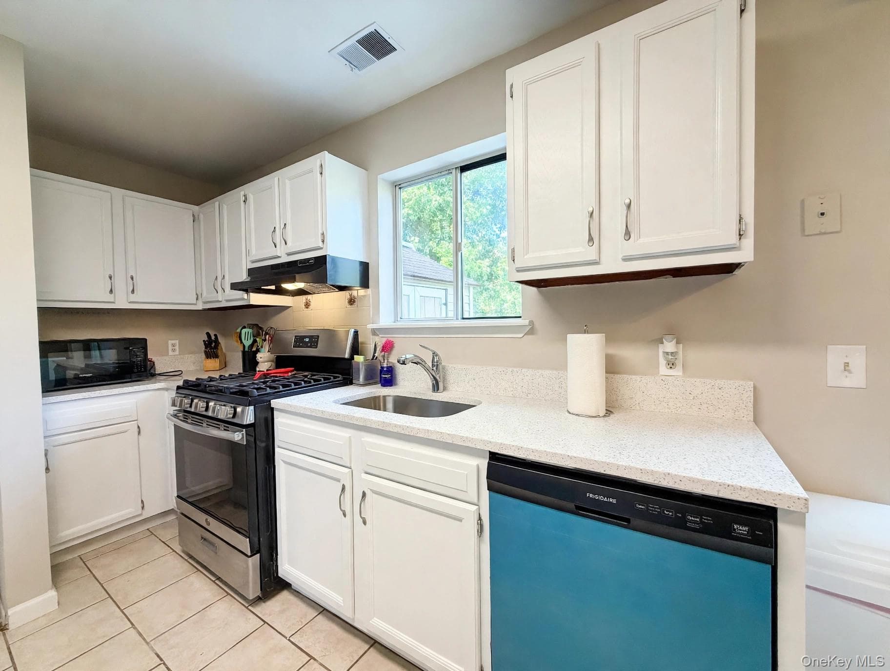 276 Temple Hill Road Unit: 706 thumbnail 5