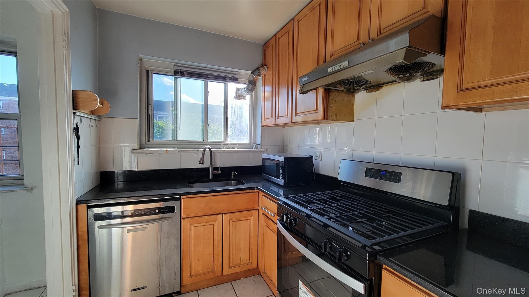 66-10 111 Street Unit: 3B thumbnail 4
