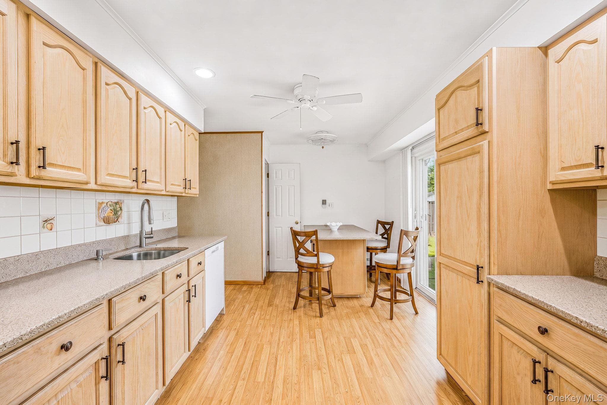 96 Oak Street ST thumbnail 15