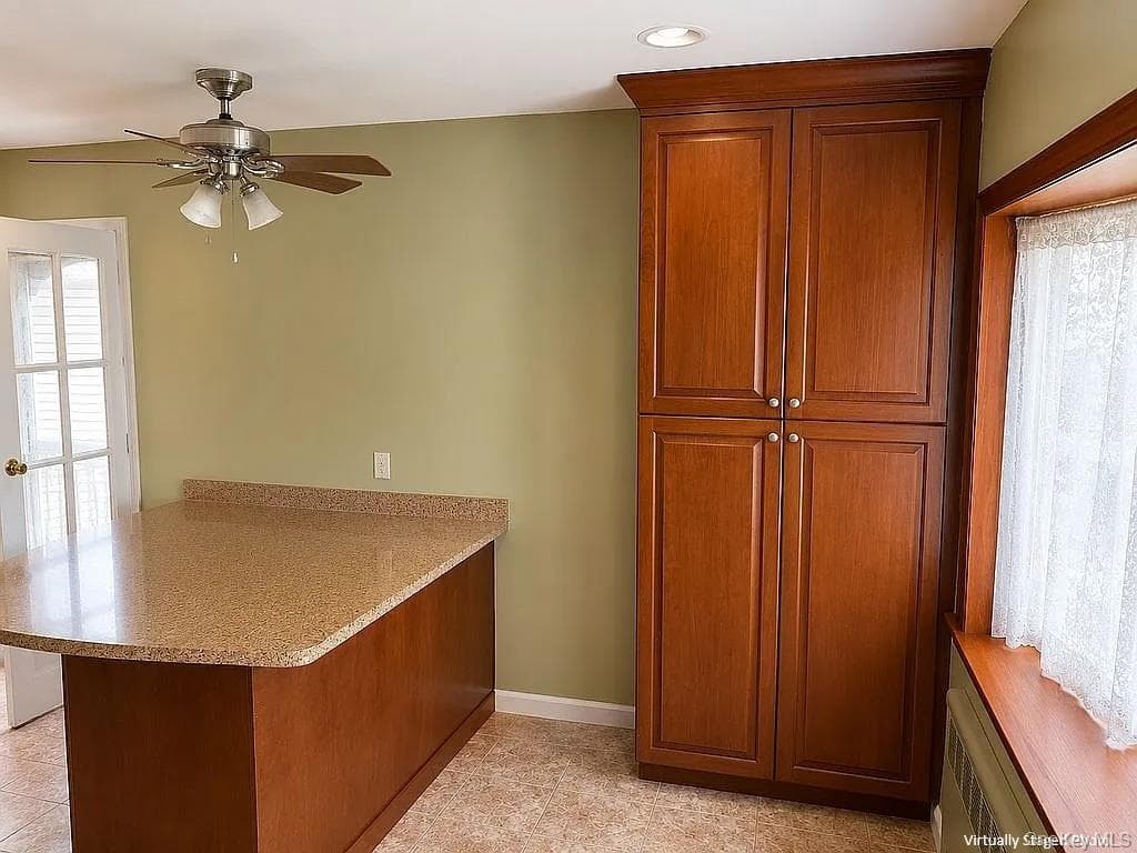 573 Lakeville Road thumbnail 7