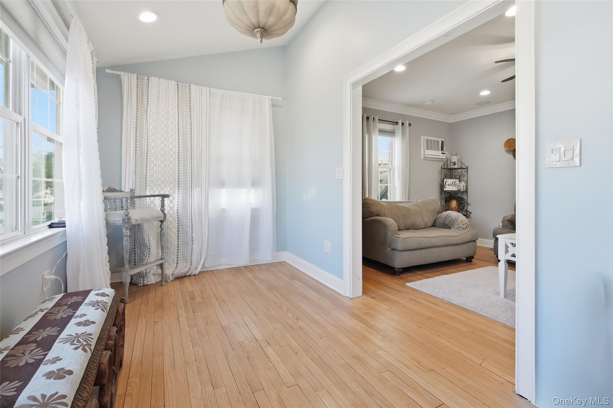2913 Davis Street thumbnail 2