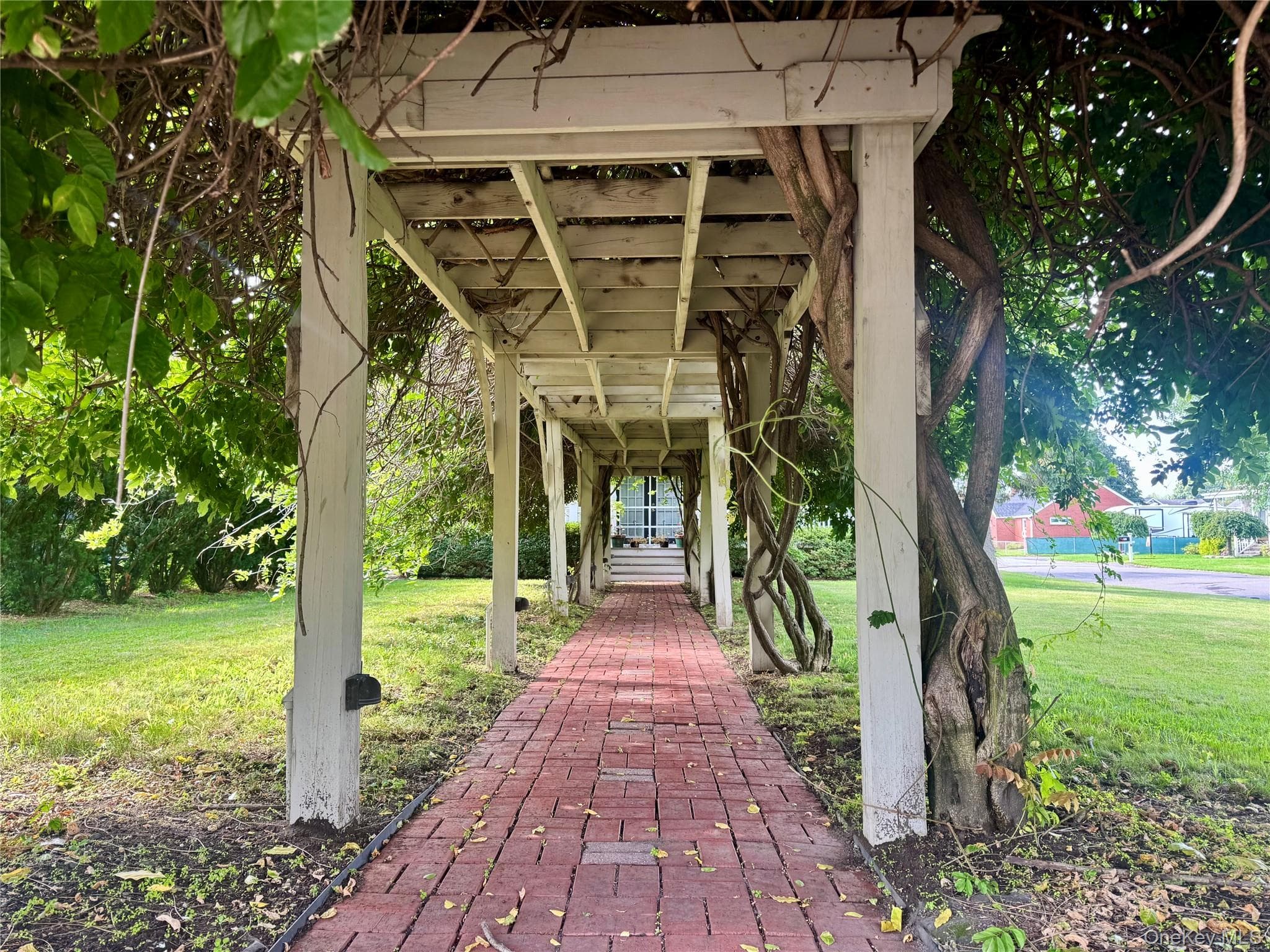 15 Esopus Avenue thumbnail 14