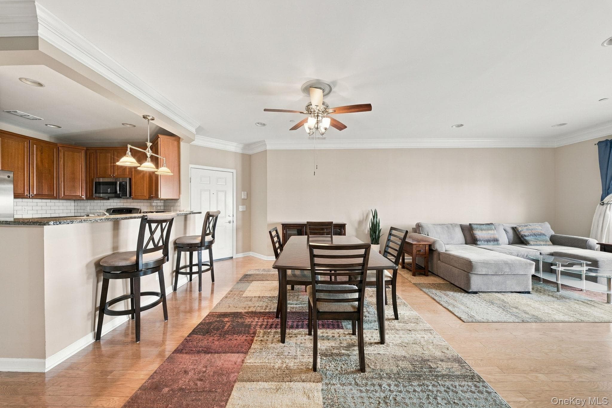 917 Saratoga Lane thumbnail 2