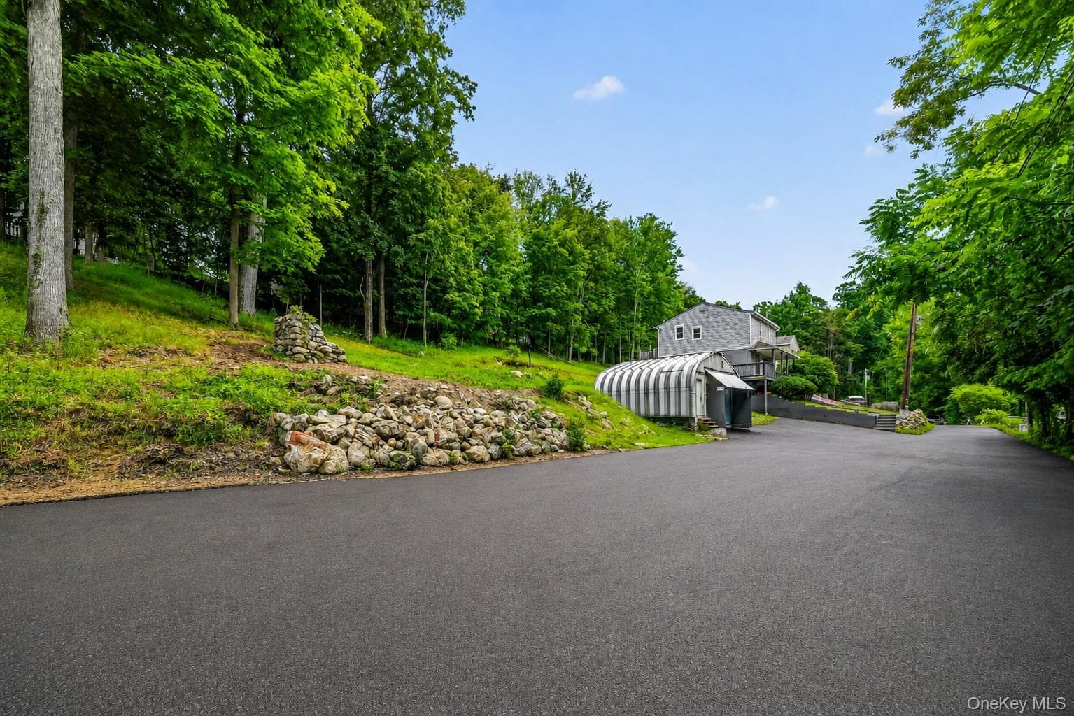 17 Underhill Trail, Monroe
