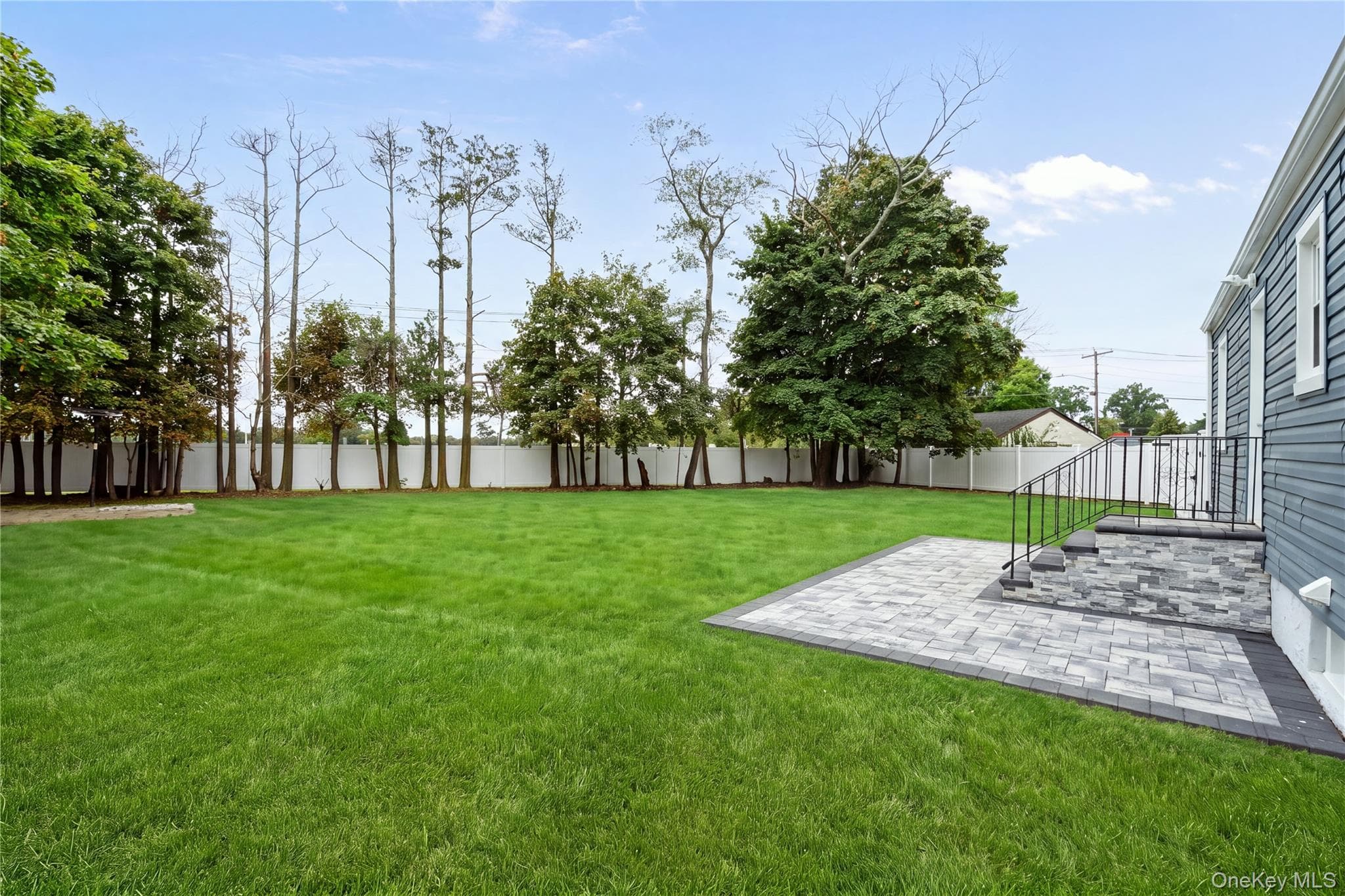48 Cliff Avenue photo 1