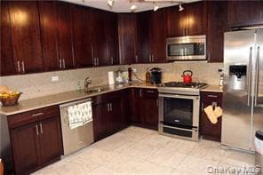 18-05 215 Street Unit: 11 K, Bayside