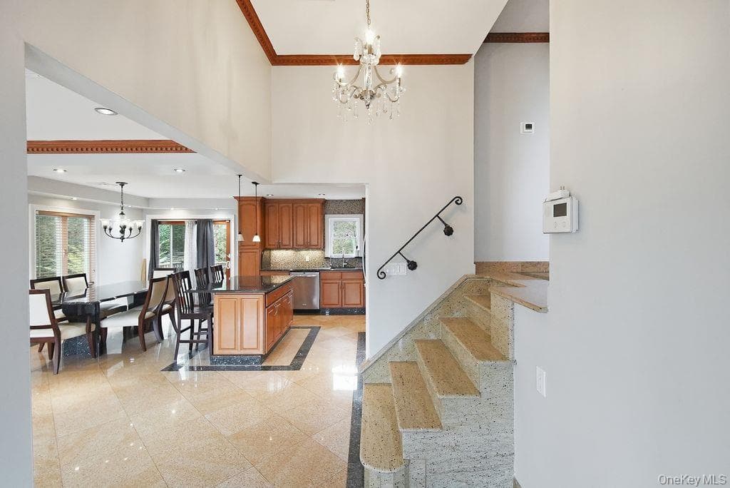 1072 Hicksville Road thumbnail 4