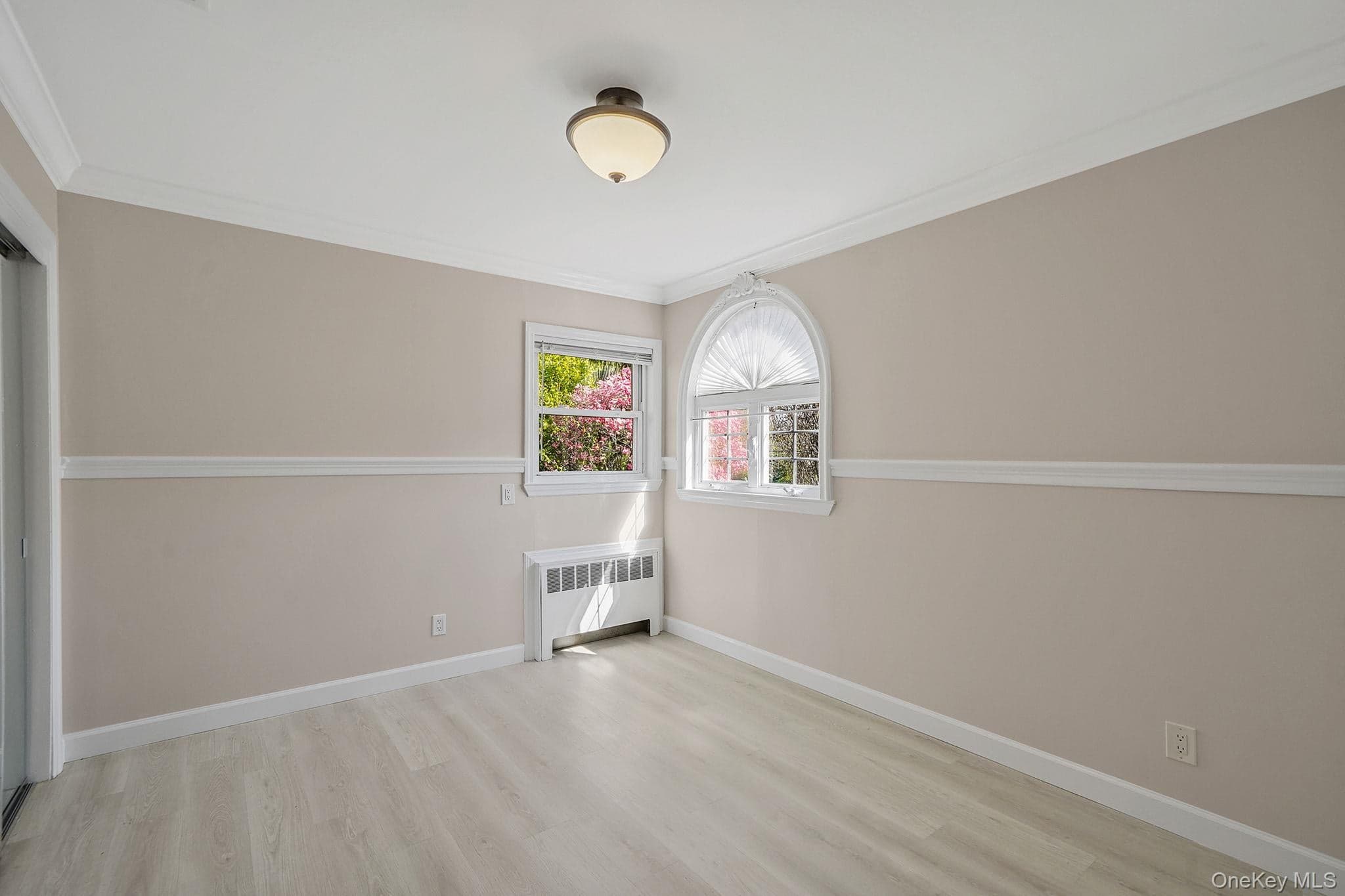 1072 Hicksville Road thumbnail 17