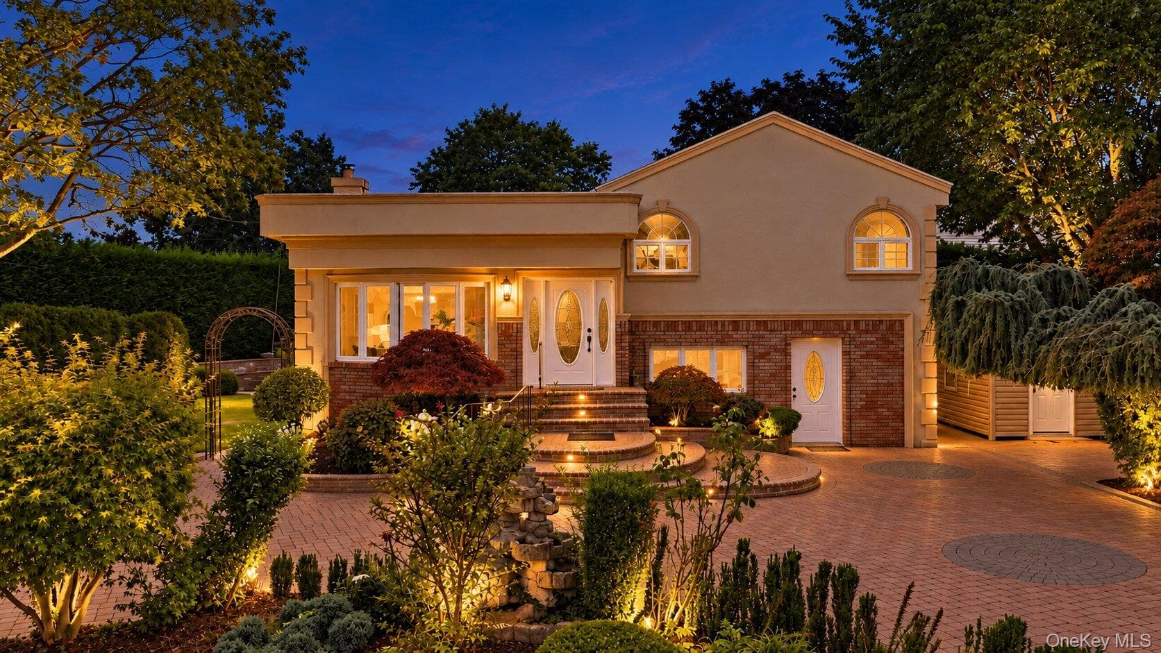 1072 Hicksville Road thumbnail 2